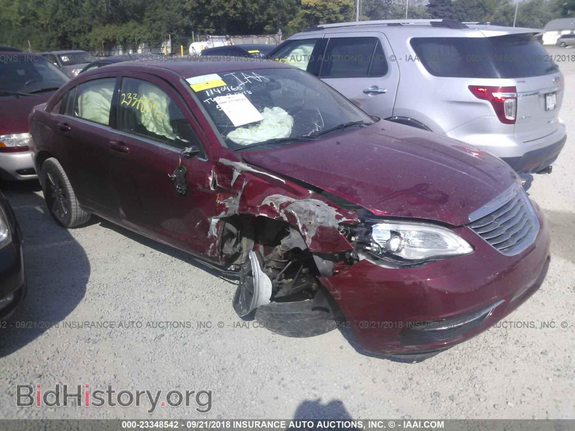 Photo 1C3BC1FB6BN531129 - Chrysler 200 2011