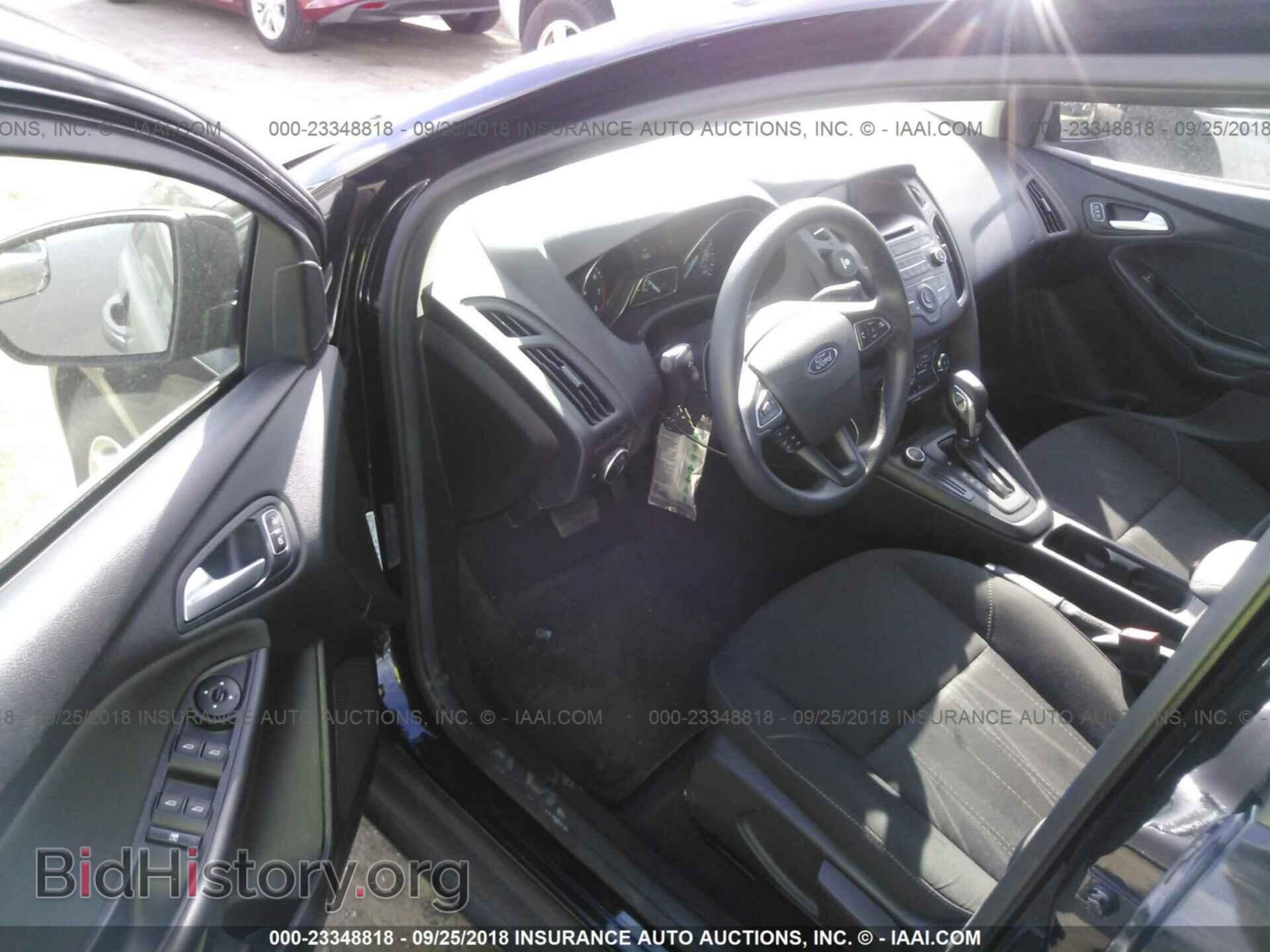 2016 Ford Focus - VIN: 1FADP3F2XGL394015 - Photo 5