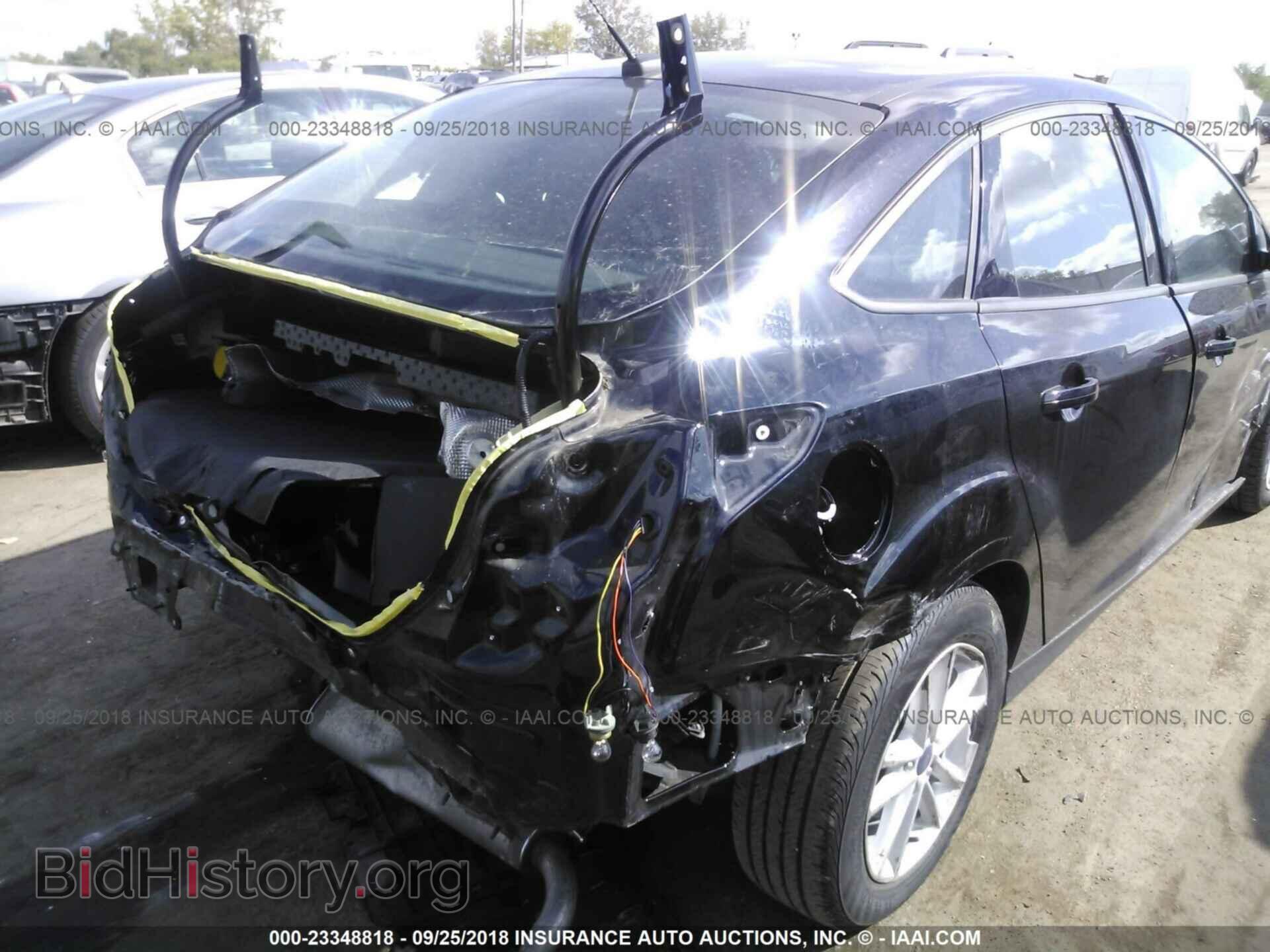 2016 Ford Focus - VIN: 1FADP3F2XGL394015 - Photo 6