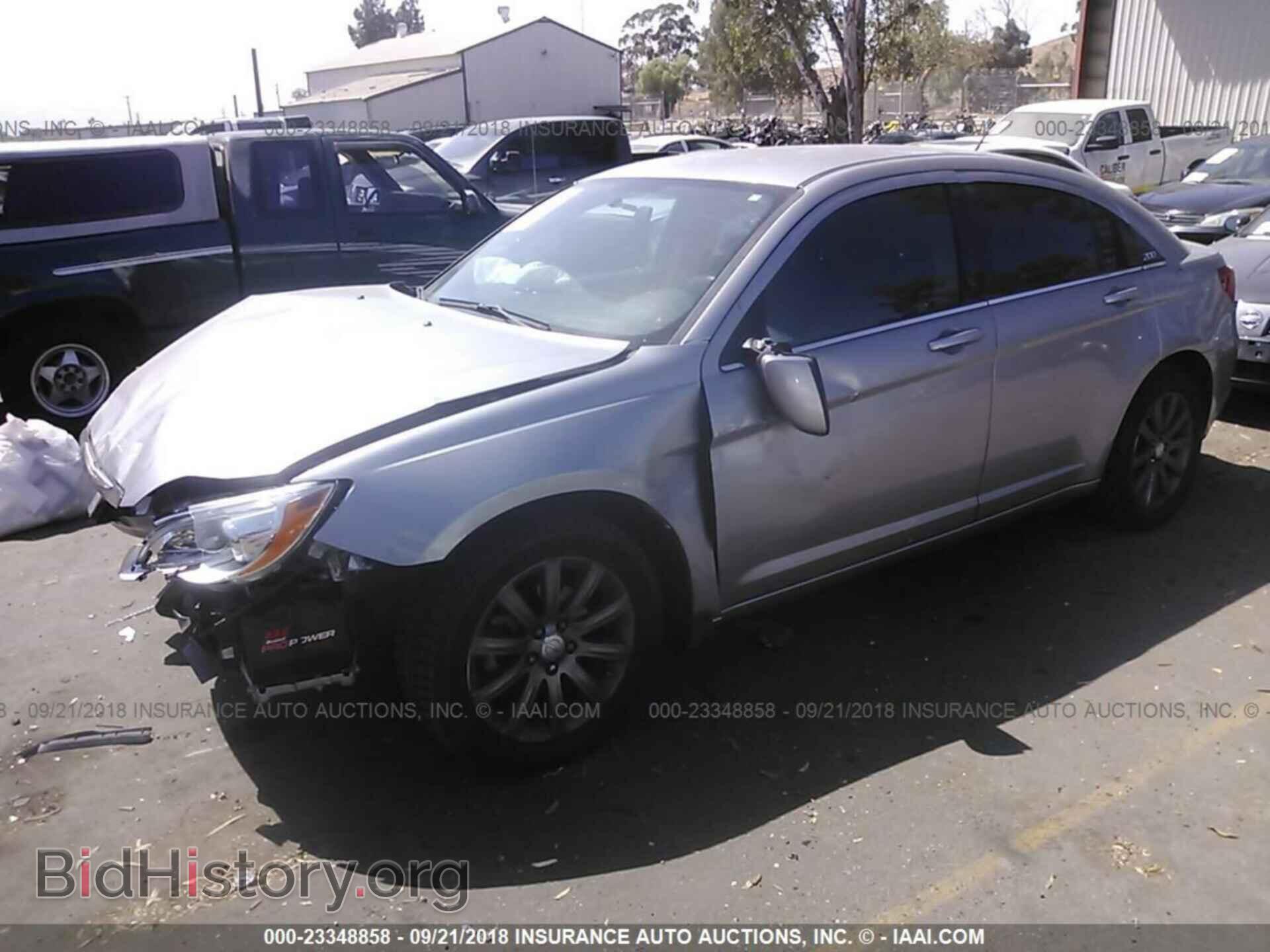 2013 Chrysler 200 - VIN: 1C3CCBBG2DN659057 - Photo 2