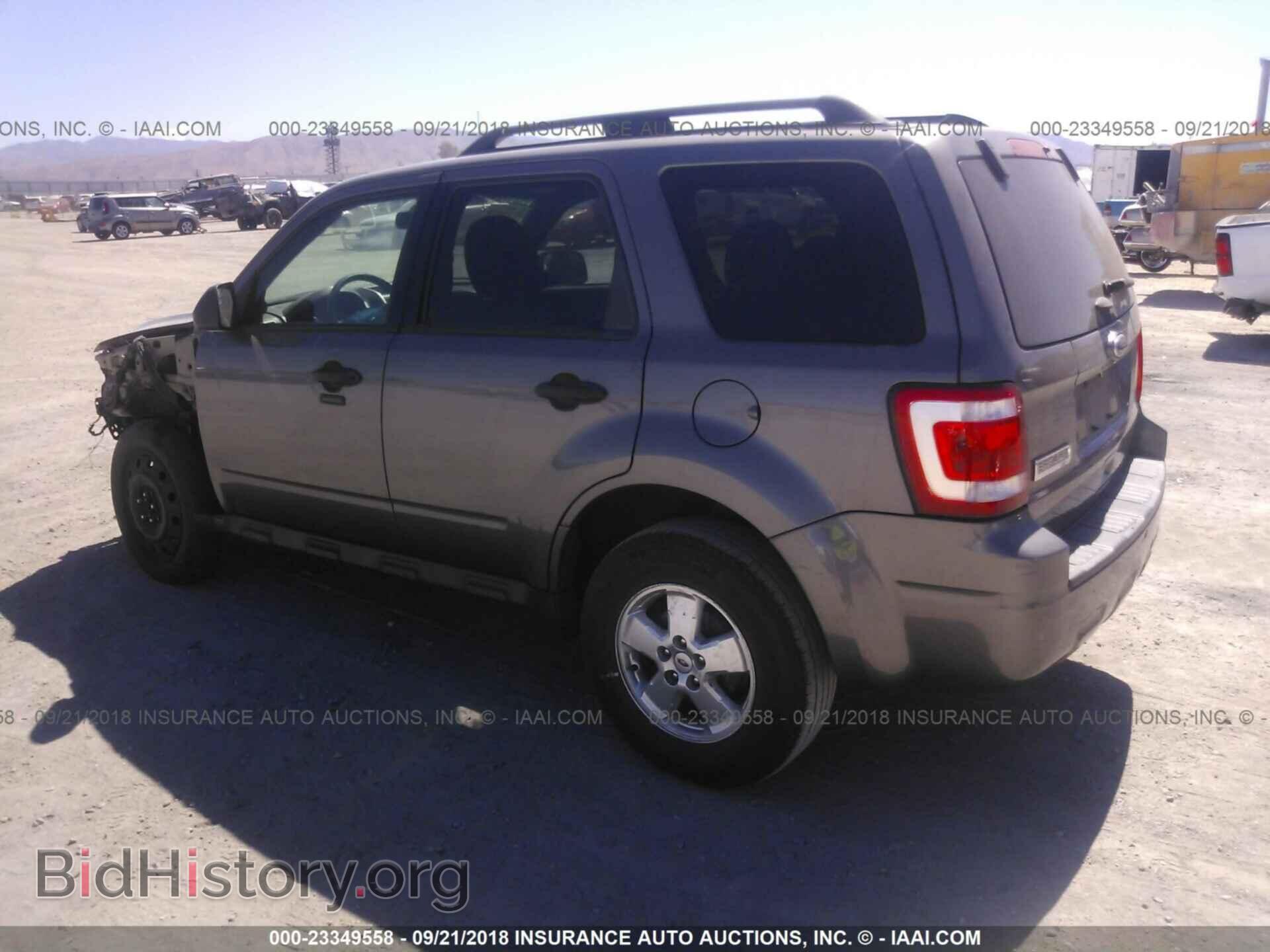 2011 Ford Escape - VIN: 1FMCU0D74BKB29144 - Фото 3