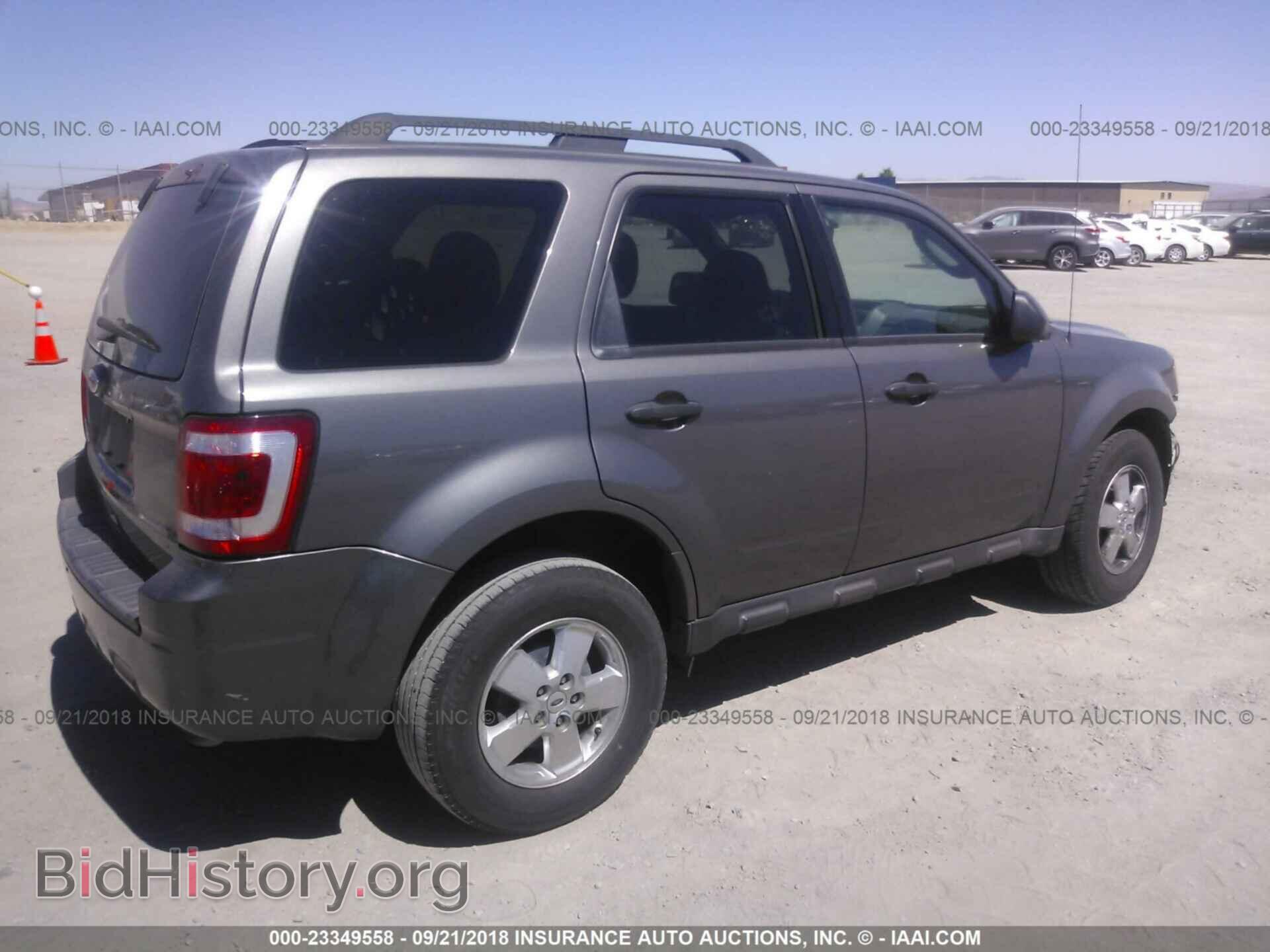 2011 Ford Escape - VIN: 1FMCU0D74BKB29144 - Фото 4