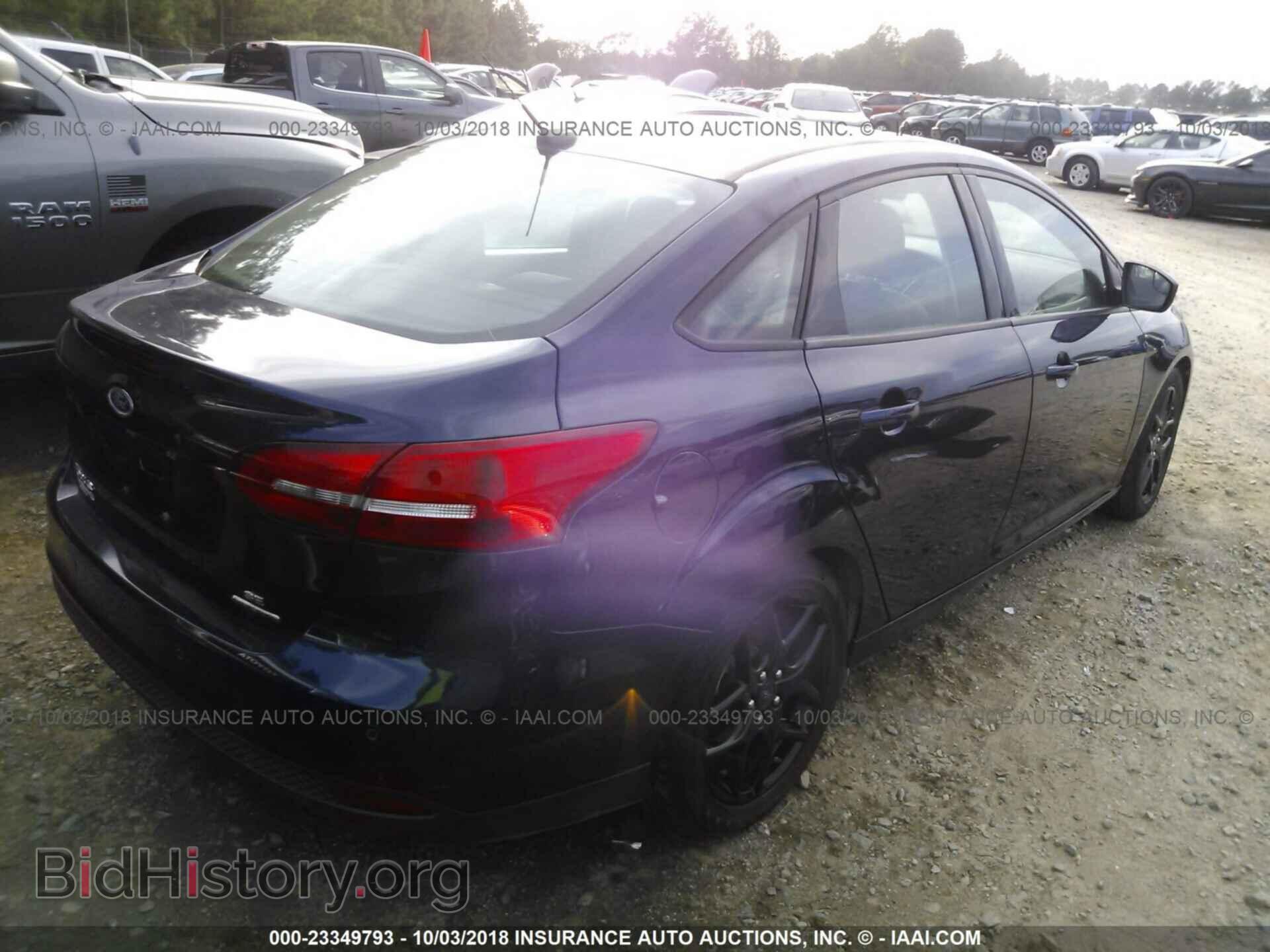 2016 Ford Focus - VIN: 1FADP3F24GL381695 - Фото 4