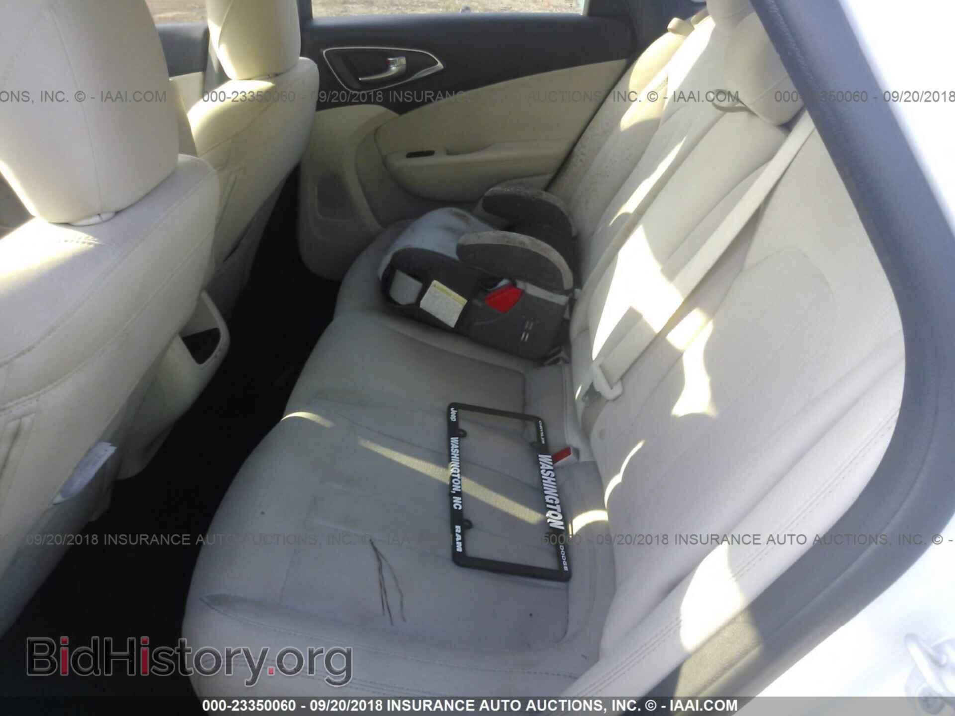 2016 Chrysler 200 - VIN: 1C3CCCAB7GN172145 - Photo 8