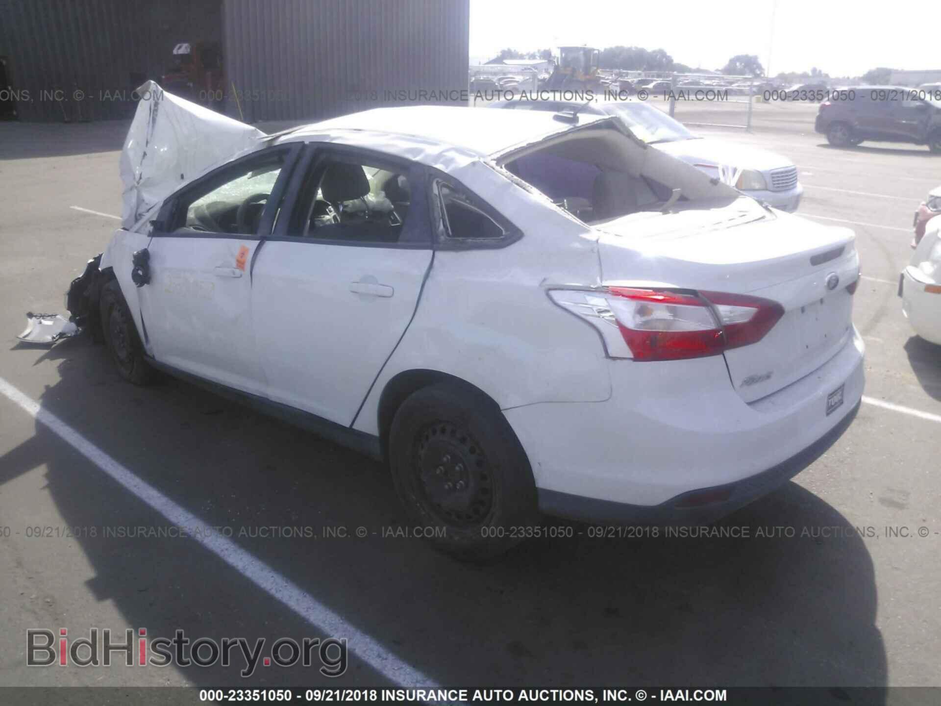 2012 Ford Focus - VIN: 1FAHP3F21CL361934 - Photo 3