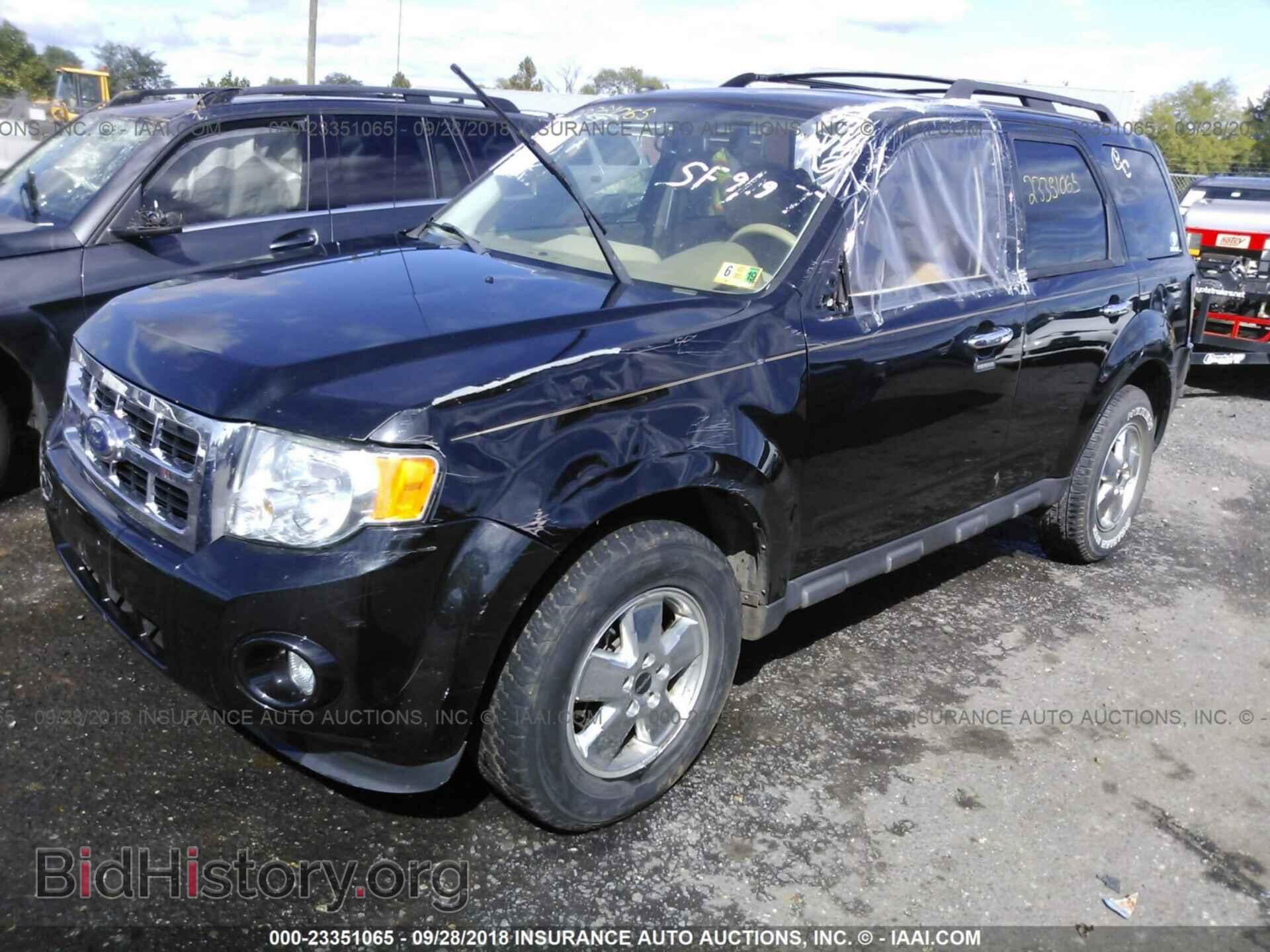 2011 Ford Escape - VIN: 1FMCU9D76BKB92721 - Photo 2