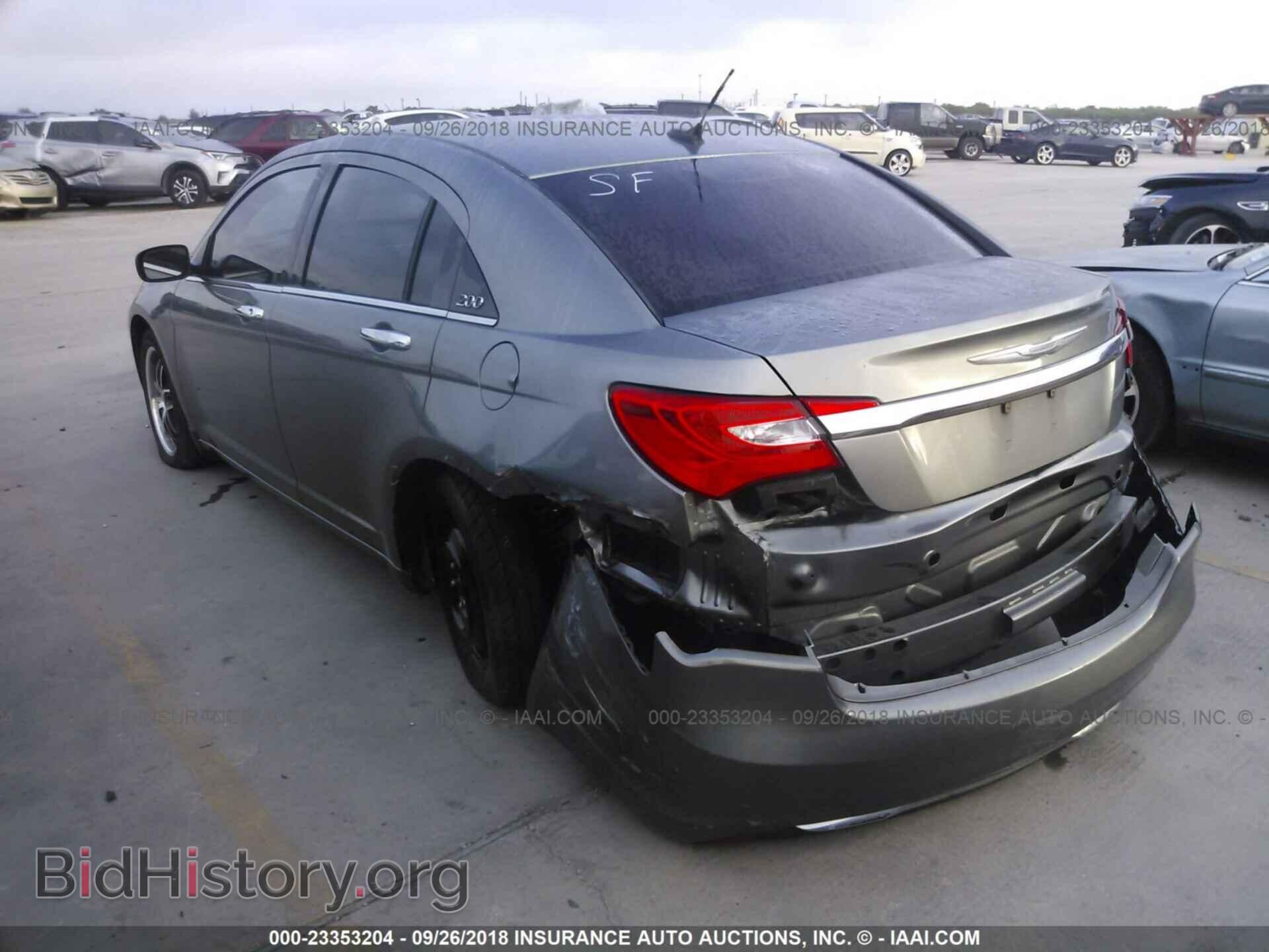 2011 Chrysler 200 - VIN: 1C3BC2FG6BN577853 - Photo 3