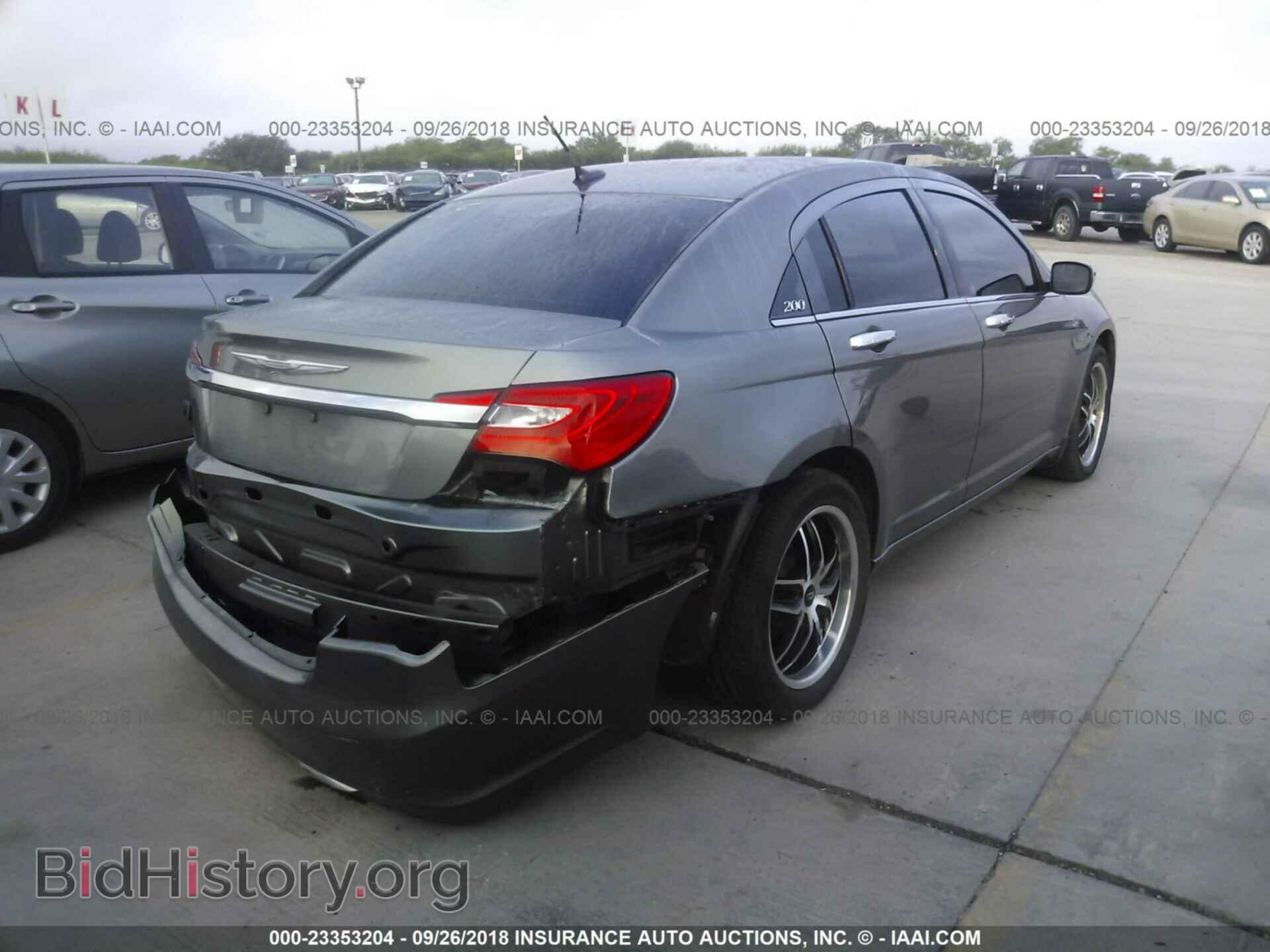 2011 Chrysler 200 - VIN: 1C3BC2FG6BN577853 - Photo 4