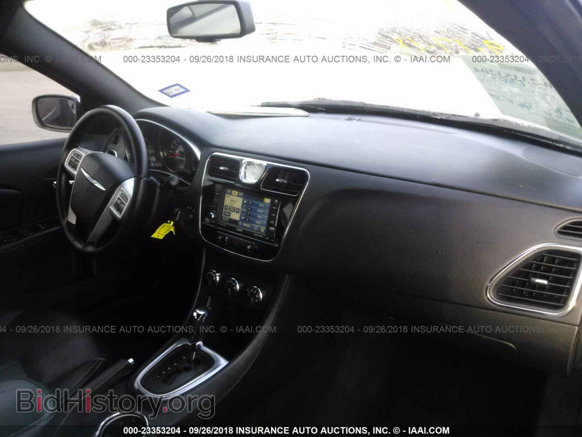 2011 Chrysler 200 - VIN: 1C3BC2FG6BN577853 - Photo 5