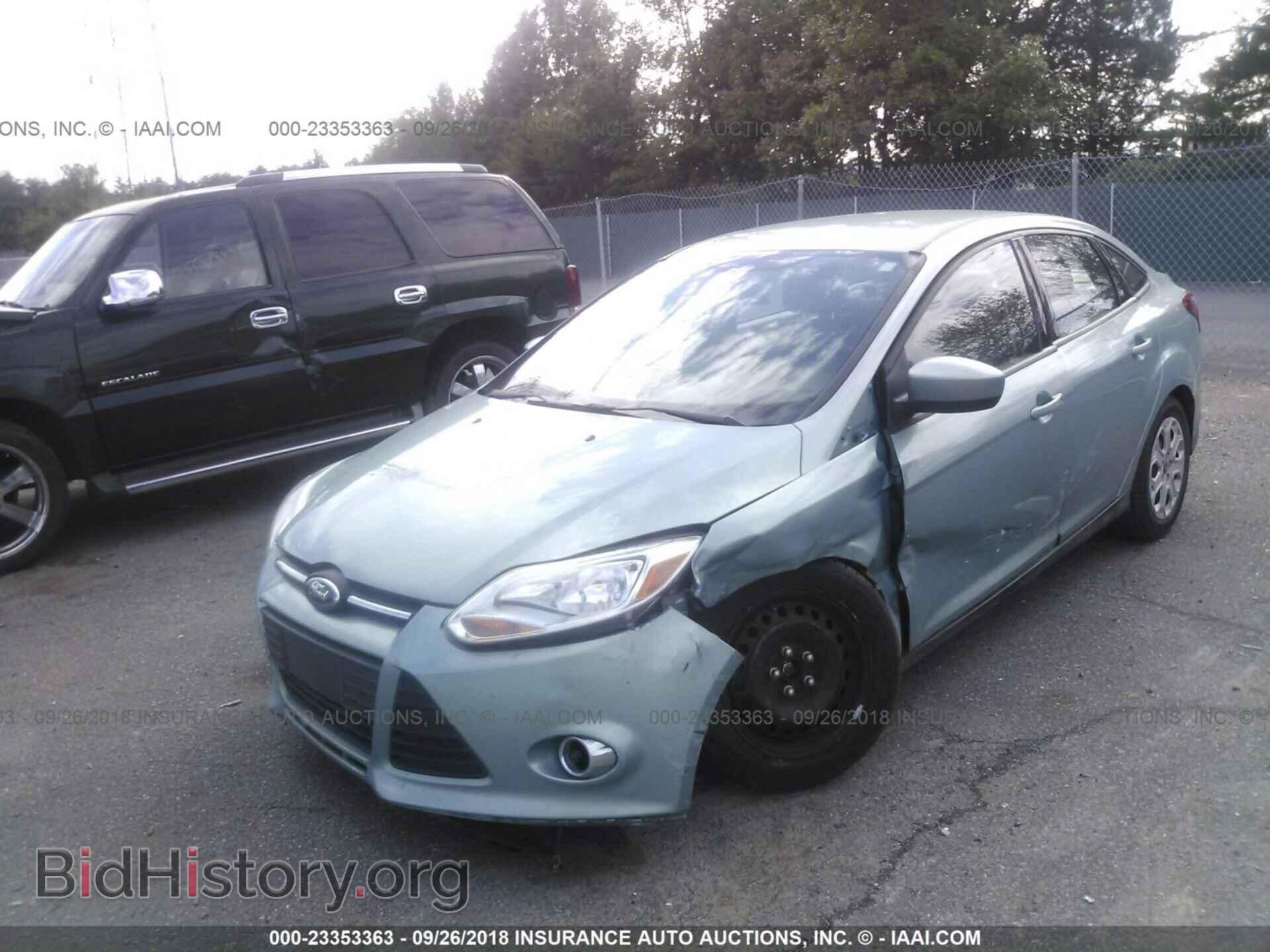 2012 Ford Focus - VIN: 1FAHP3F26CL472558 - Фото 2