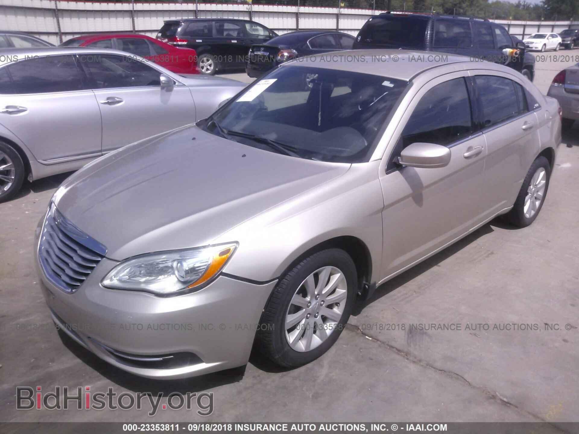 2013 Chrysler 200 - VIN: 1C3CCBBB1DN672659 - Photo 2