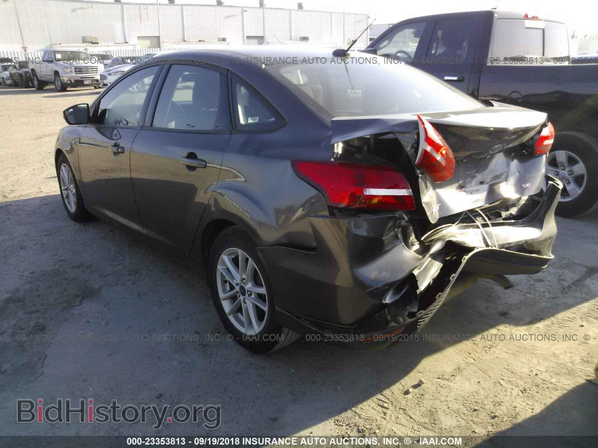 2017 Ford Focus - VIN: 1FADP3F20HL259661 - Photo 3