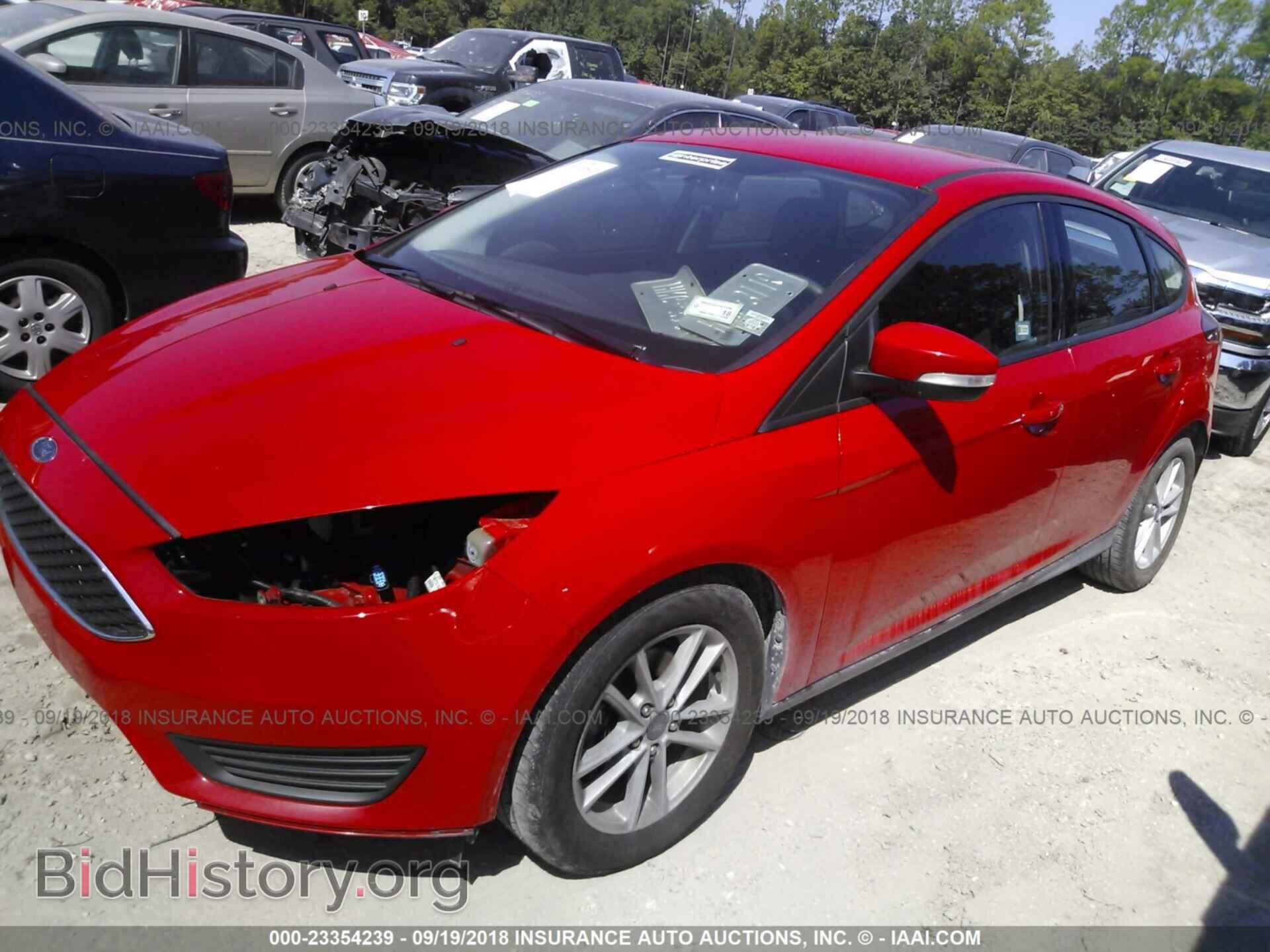 2017 Ford Focus - VIN: 1FADP3K22HL231592 - Photo 2