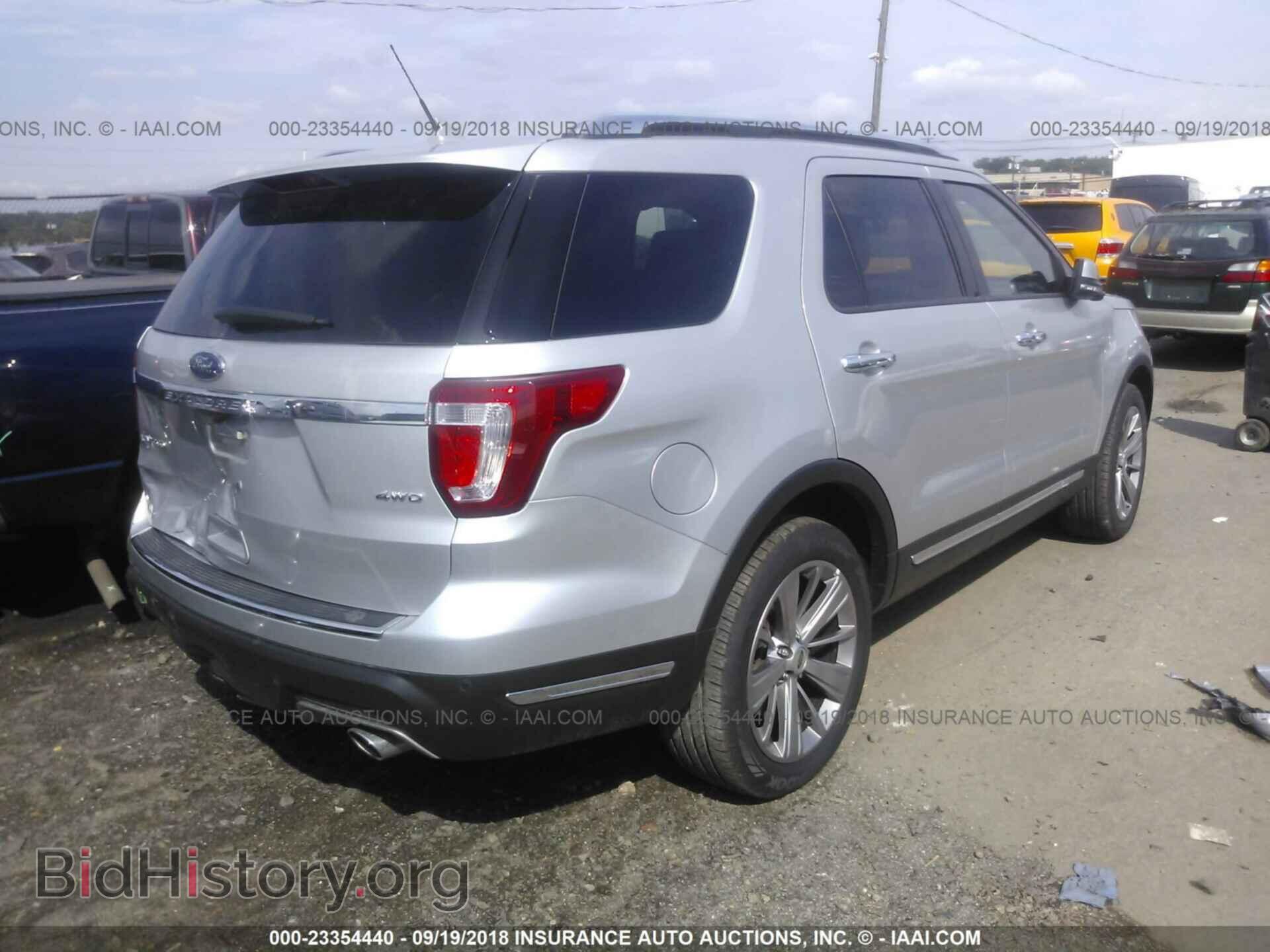 2018 Ford Explorer - VIN: 1FM5K8F85JGB45664 - Фото 4
