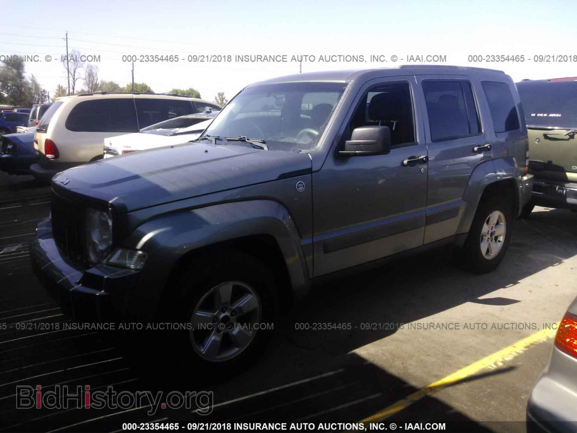 2012 Jeep Liberty - VIN: 1C4PJMAK1CW127263 - Фото 2