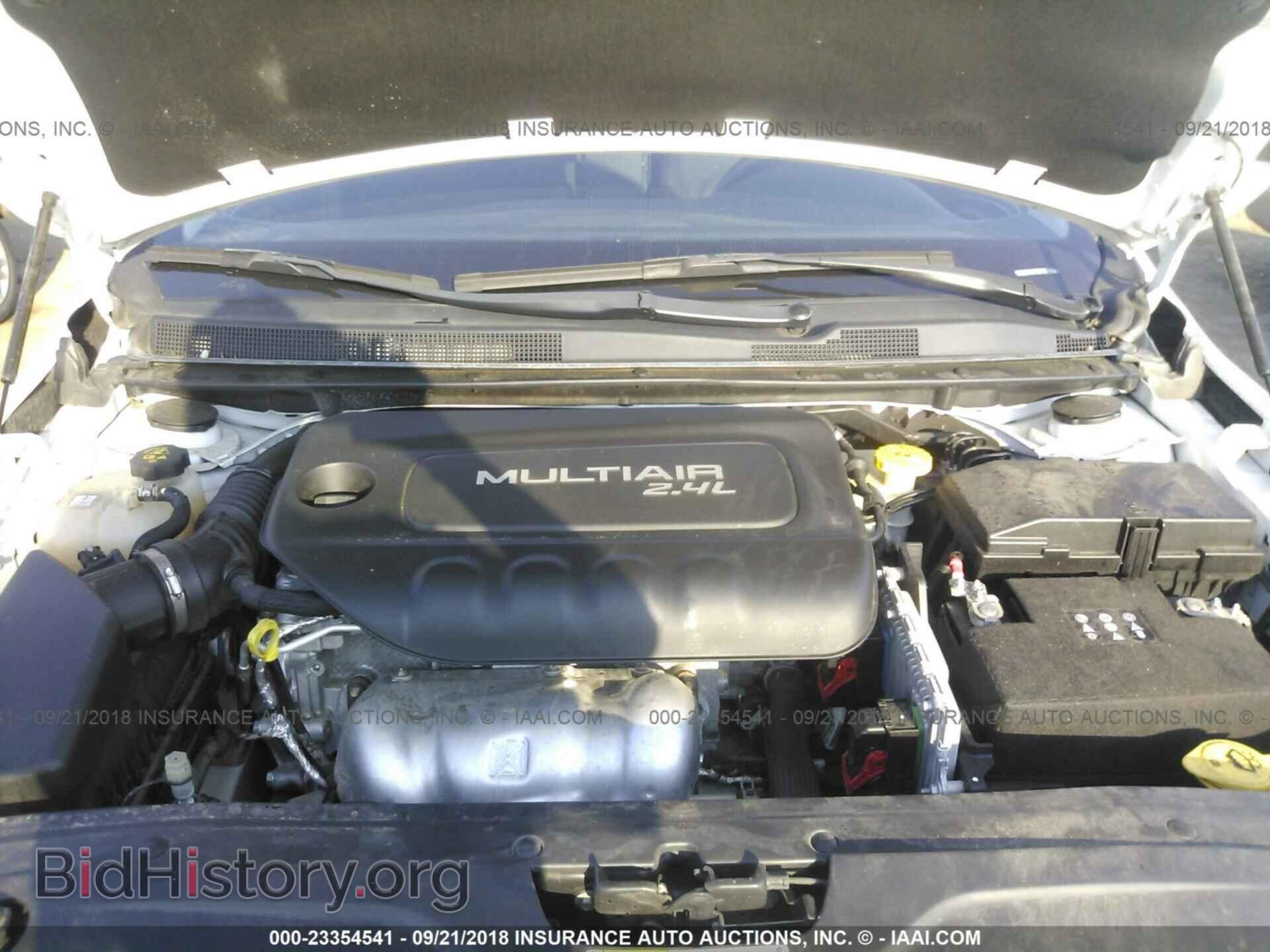 2015 Chrysler 200 - VIN: 1C3CCCAB2FN746522 - Photo 10