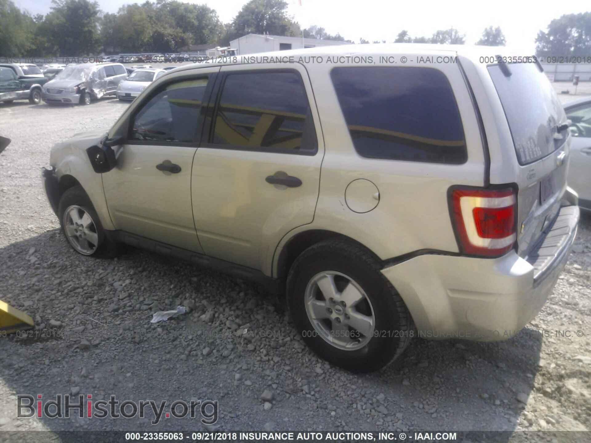 2011 Ford Escape - VIN: 1FMCU0C76BKC48170 - Photo 3