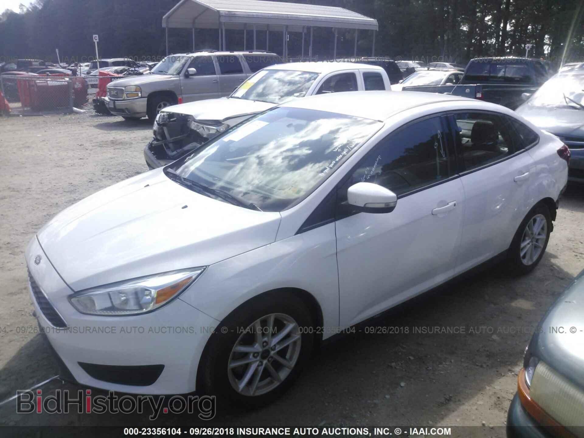 2017 Ford Focus - VIN: 1FADP3F21HL215801 - Фото 2
