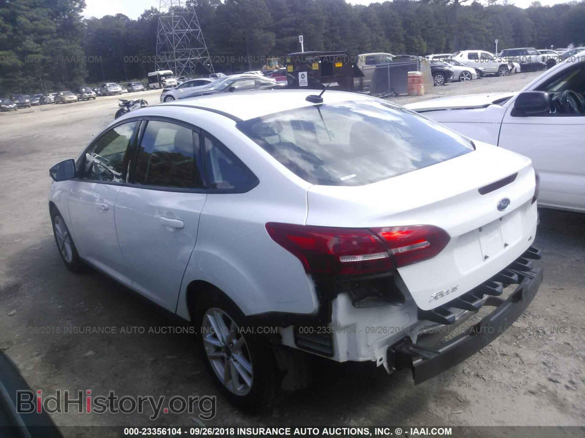 2017 Ford Focus - VIN: 1FADP3F21HL215801 - Фото 3
