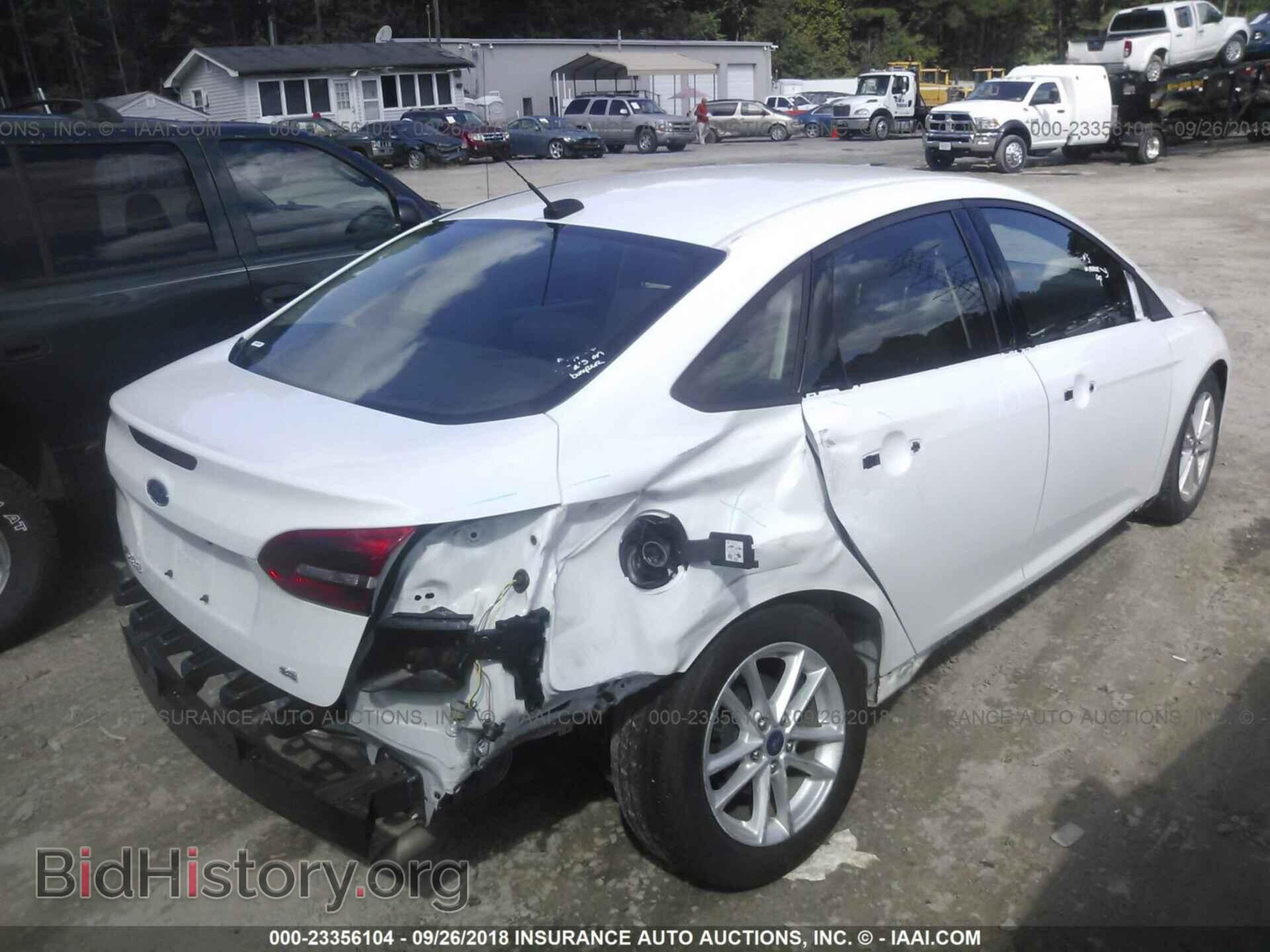 2017 Ford Focus - VIN: 1FADP3F21HL215801 - Фото 4