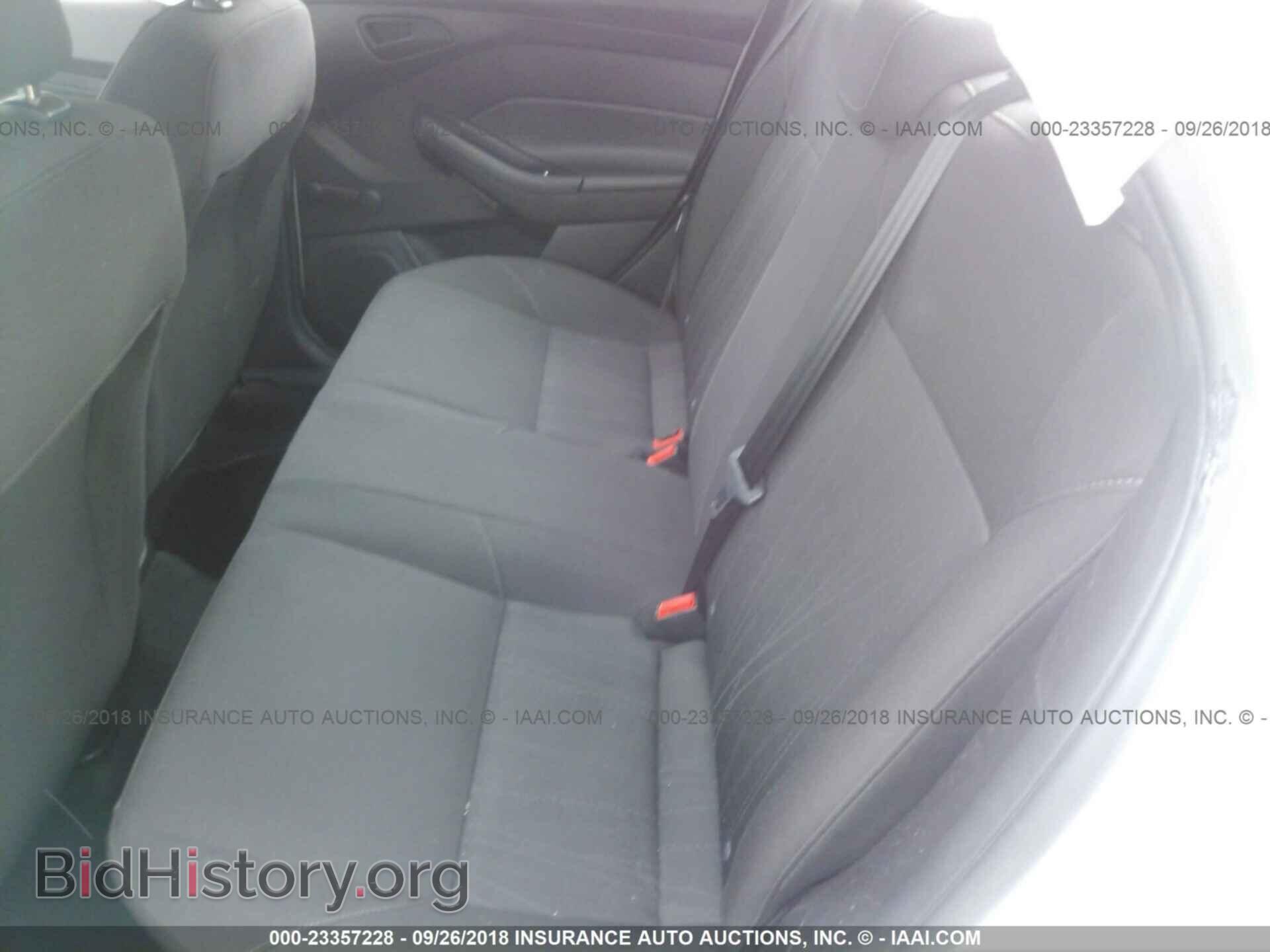 2016 Ford Focus - VIN: 1FADP3E23GL203066 - Photo 8