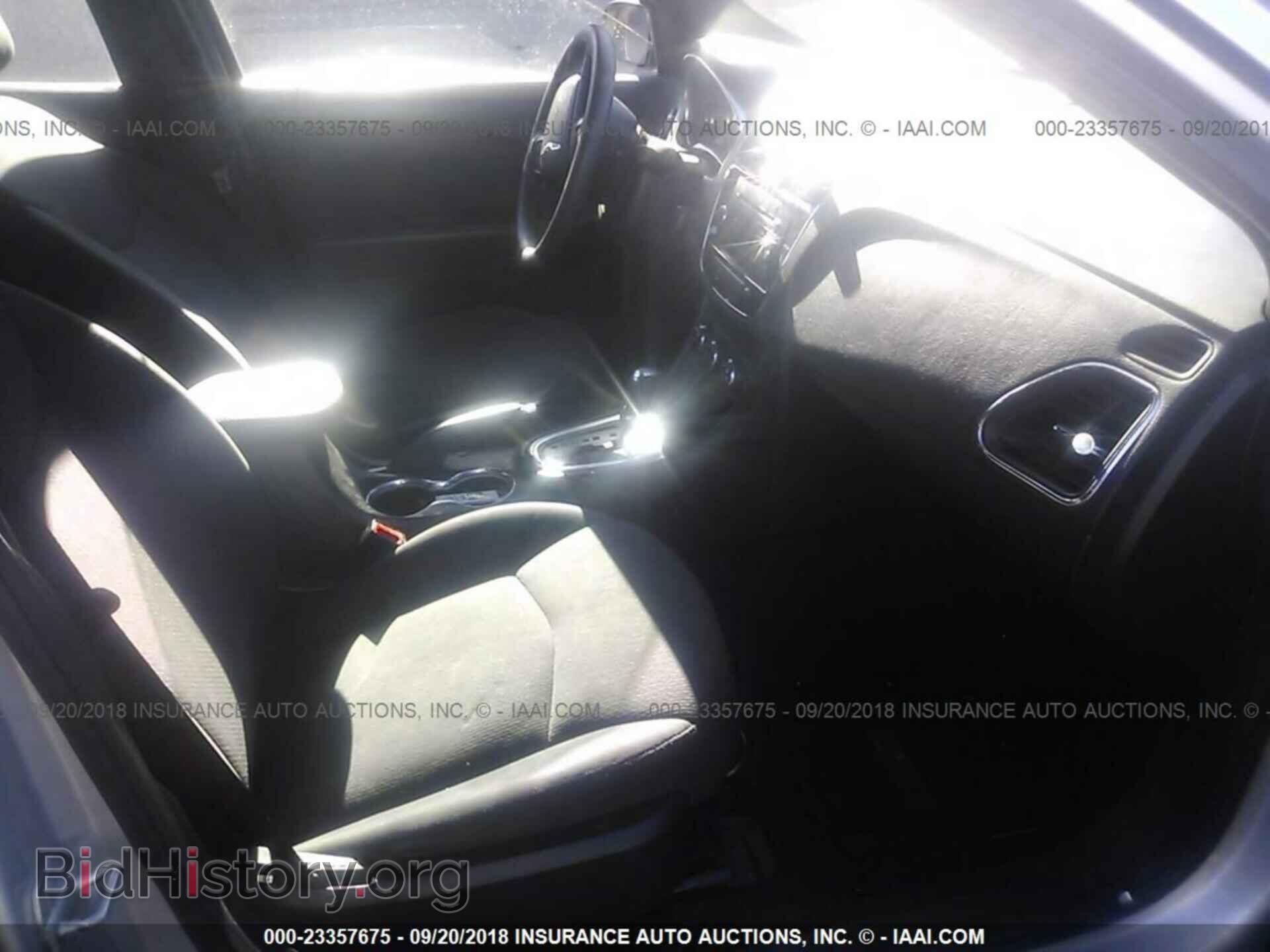 2012 Chrysler 200 - VIN: 1C3CCBAB9CN317352 - Photo 5