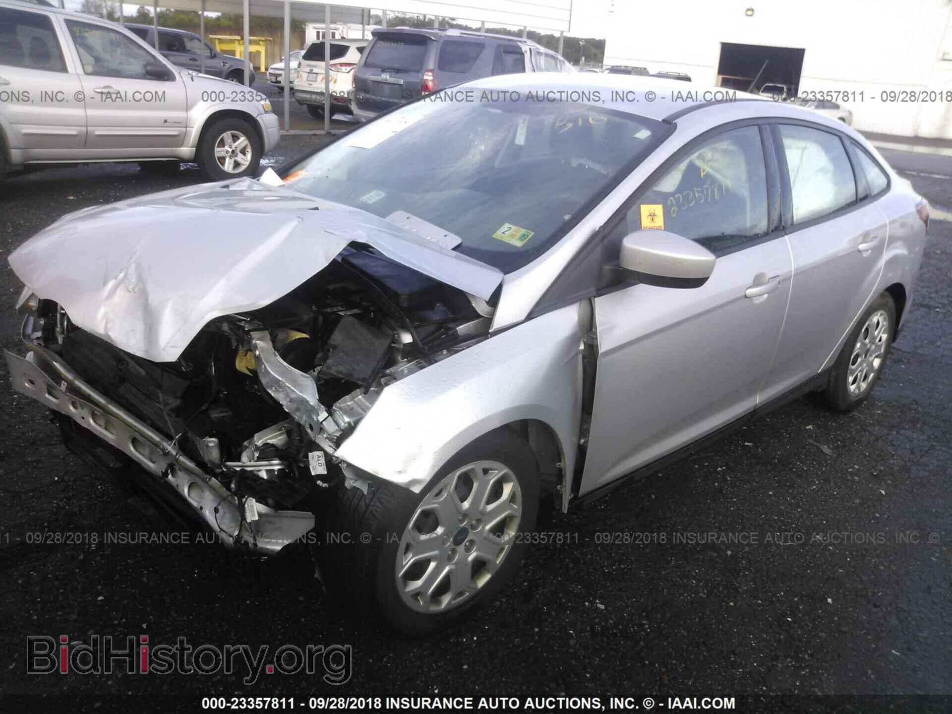 2012 Ford Focus - VIN: 1FAHP3F2XCL328060 - Photo 2