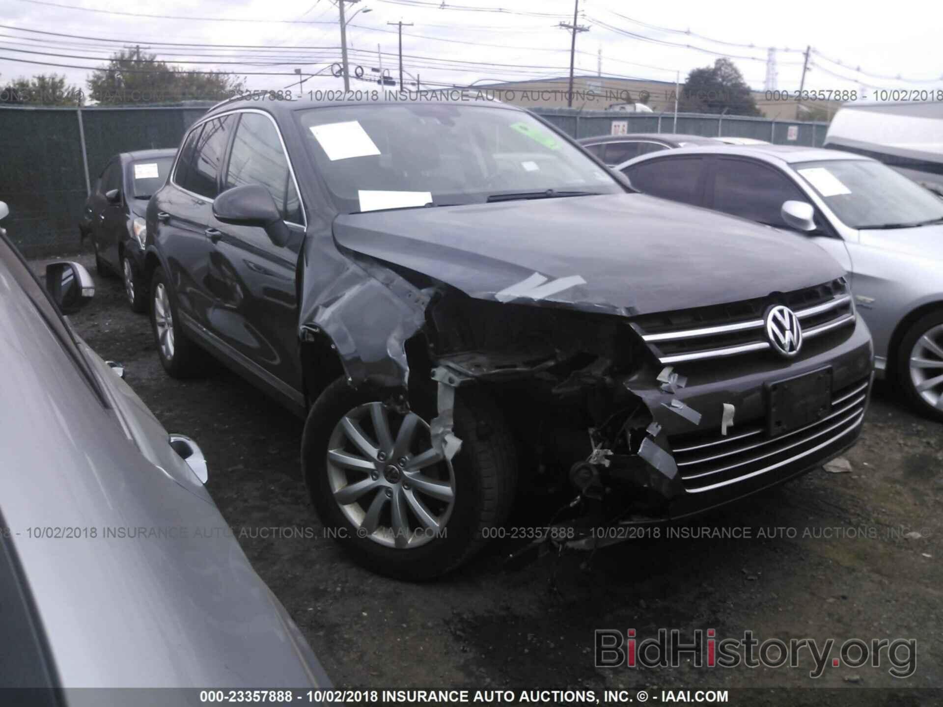 Photo WVGFF9BP8CD003275 - Volkswagen Touareg 2012