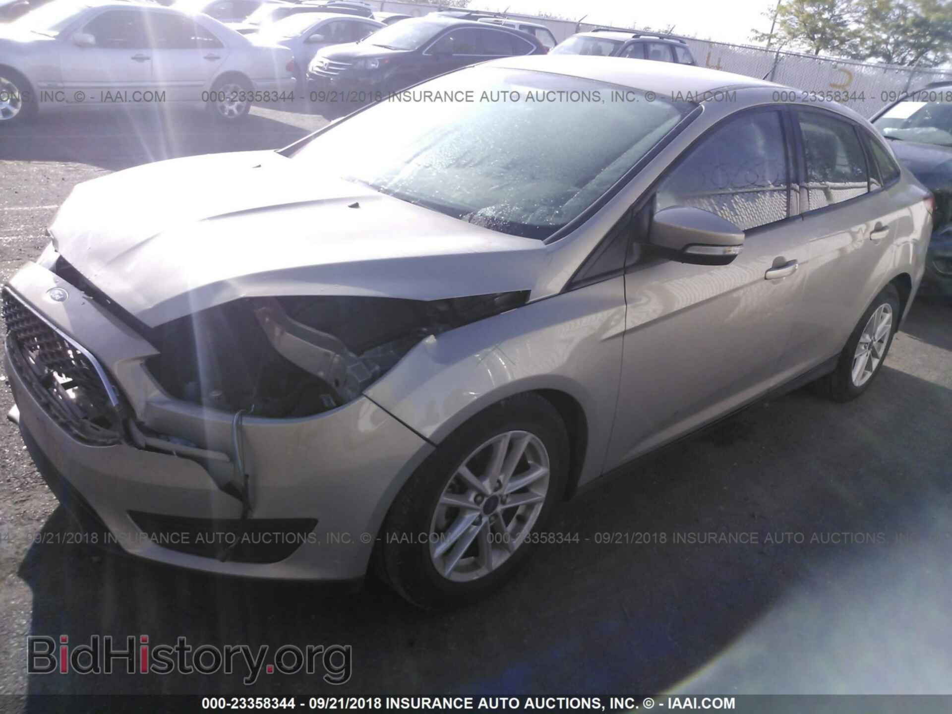 2016 Ford Focus - VIN: 1FADP3F24GL282844 - Фото 2