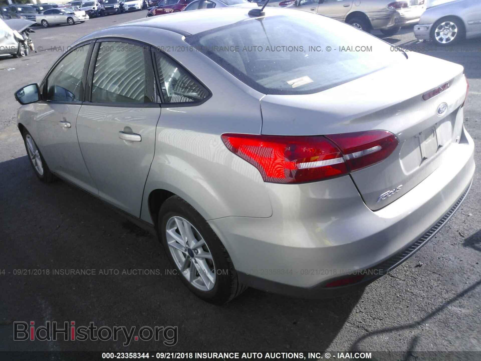 2016 Ford Focus - VIN: 1FADP3F24GL282844 - Фото 3