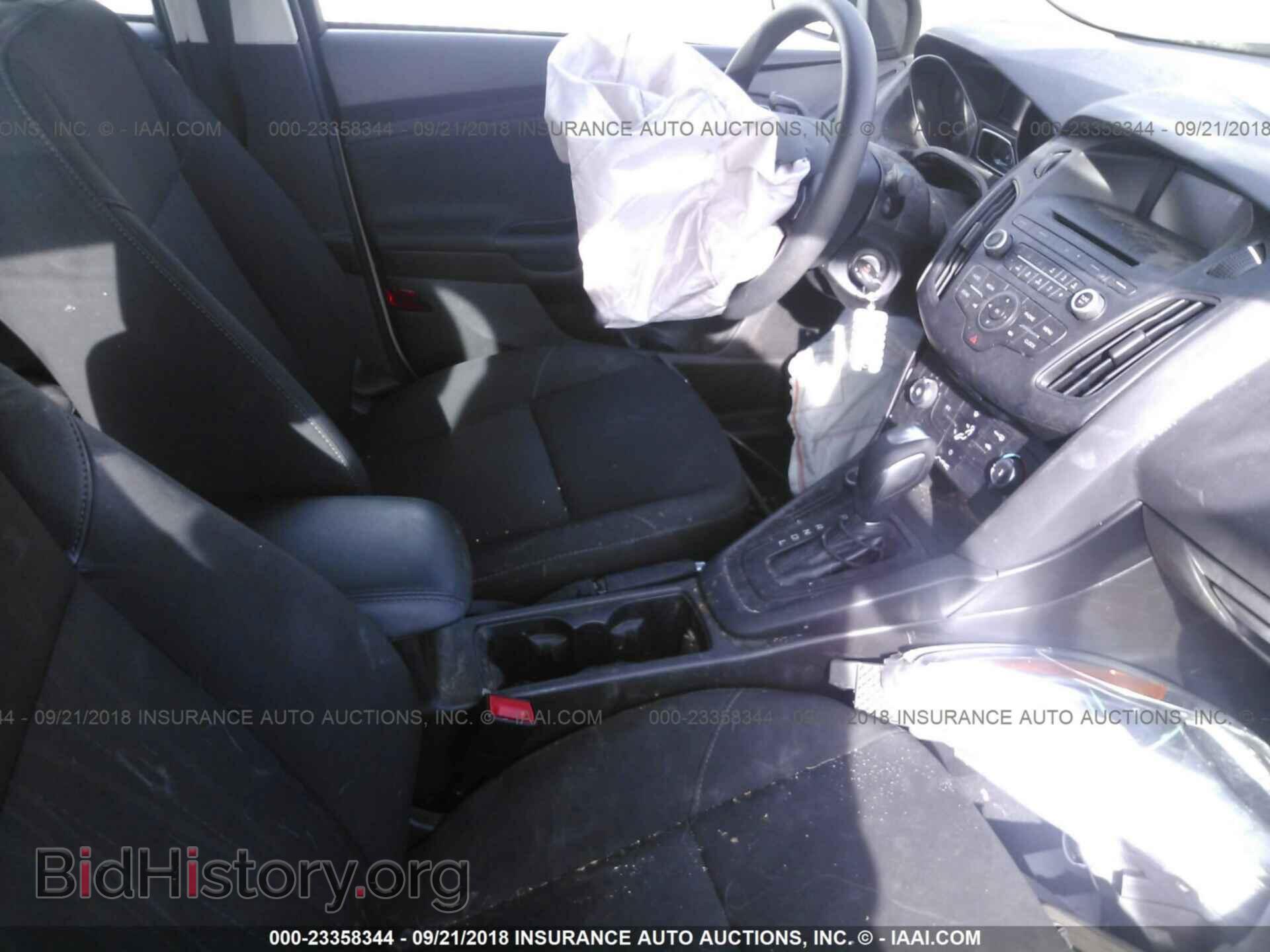 2016 Ford Focus - VIN: 1FADP3F24GL282844 - Фото 5