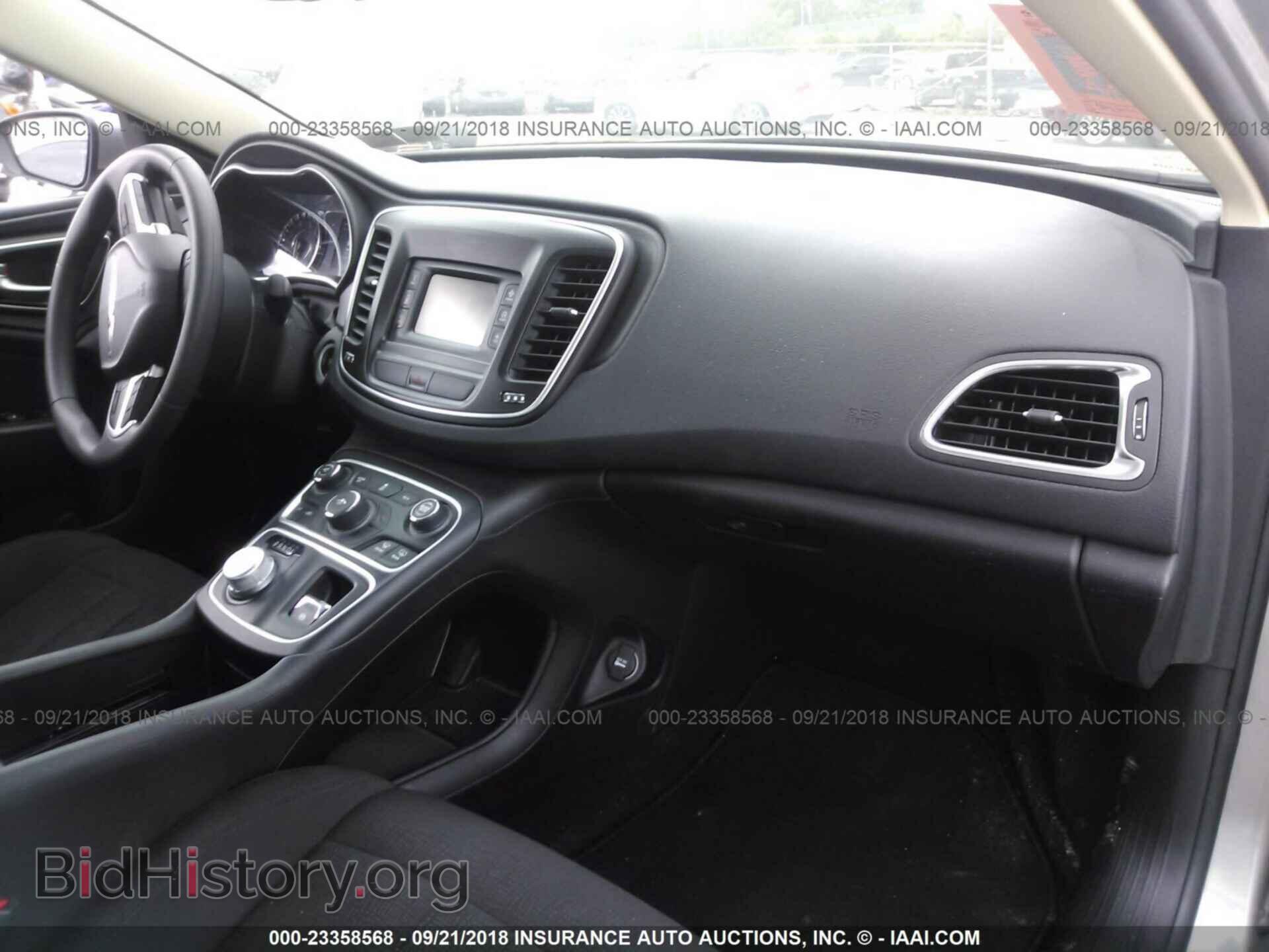 2016 Chrysler 200 - VIN: 1C3CCCAB2GN142194 - Фото 5