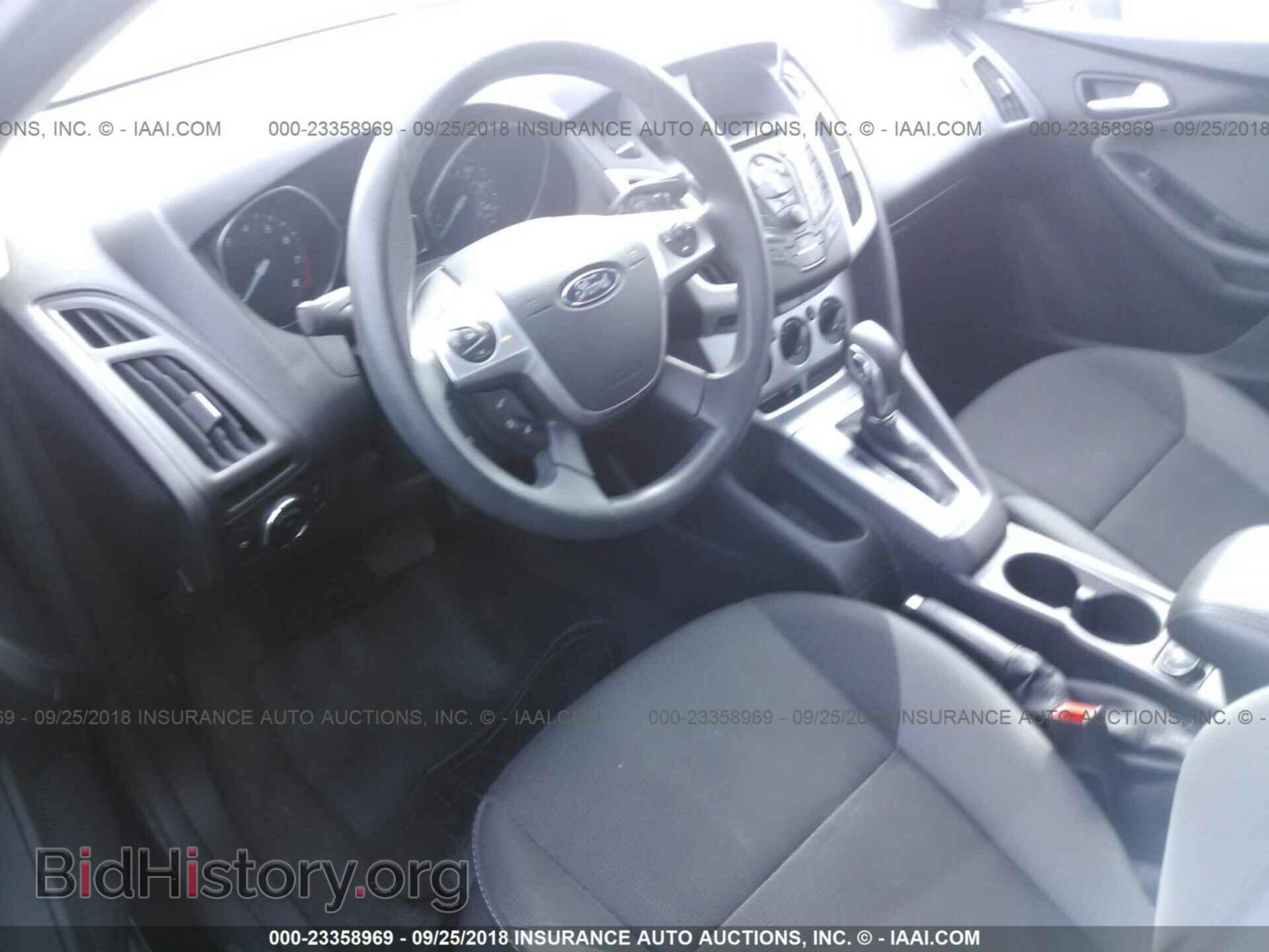 2014 Ford Focus - VIN: 1FADP3F24EL218736 - Photo 5