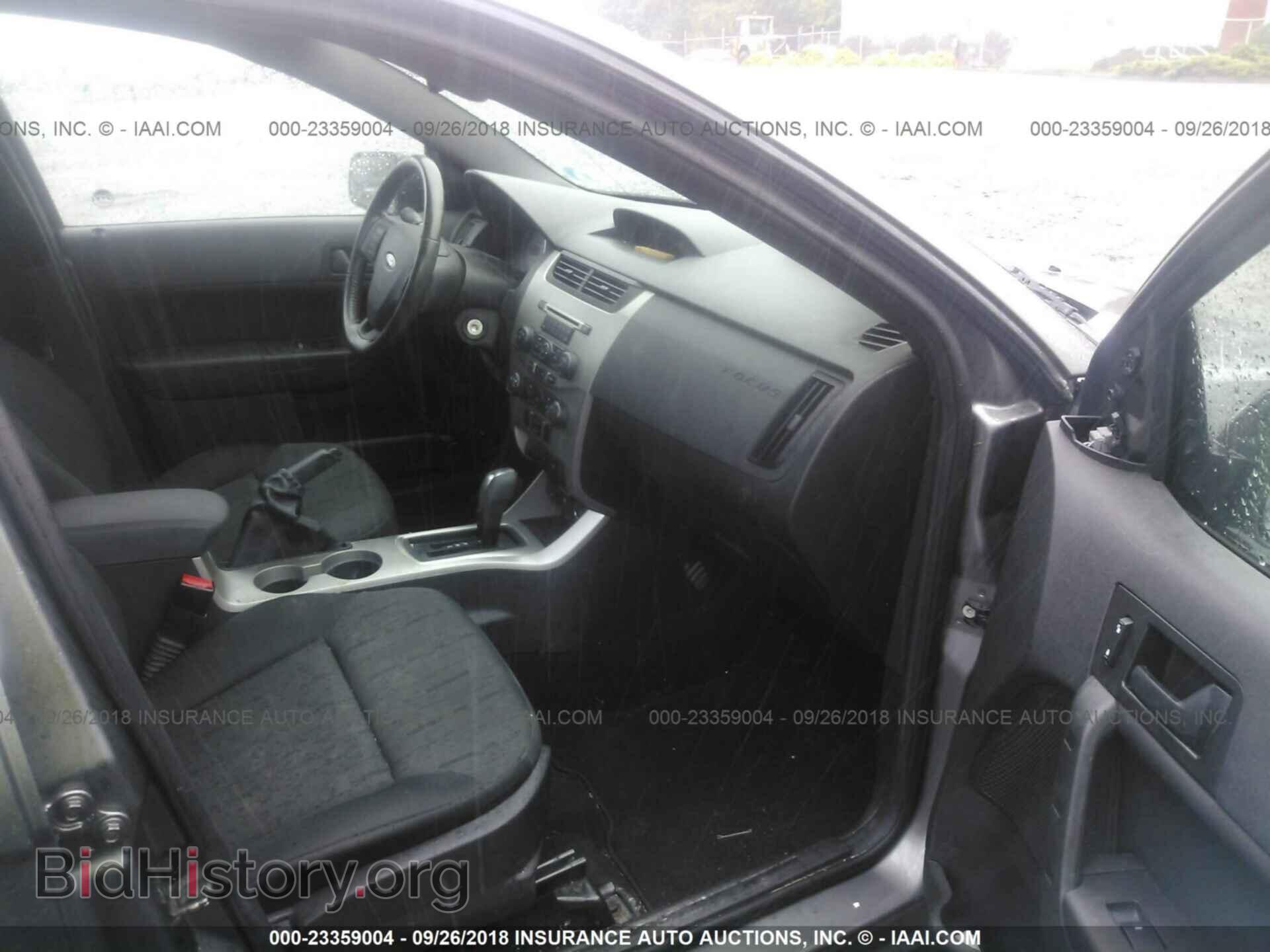 2011 Ford Focus - VIN: 1FAHP3FN1BW156590 - Фото 5