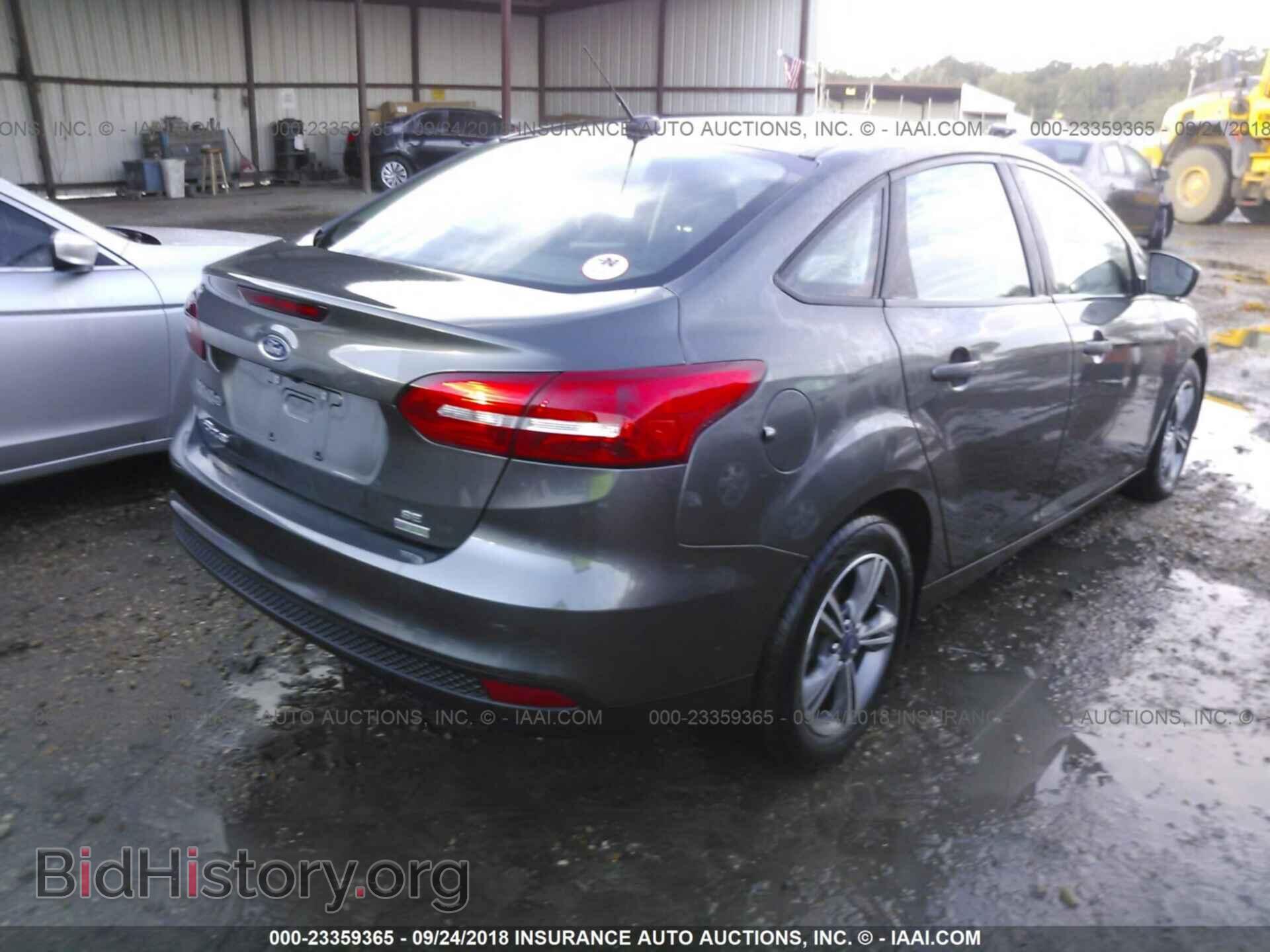 2018 Ford Focus - VIN: 1FADP3FE3JL275286 - Photo 4
