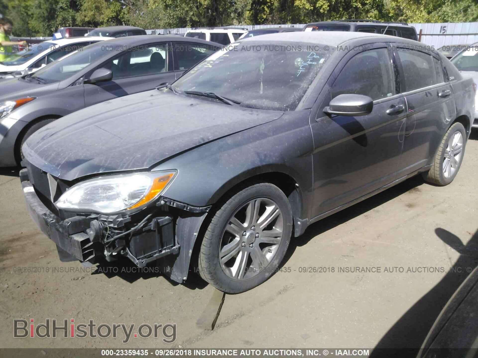 2012 Chrysler 200 - VIN: 1C3CCBBB2CN125334 - Photo 2