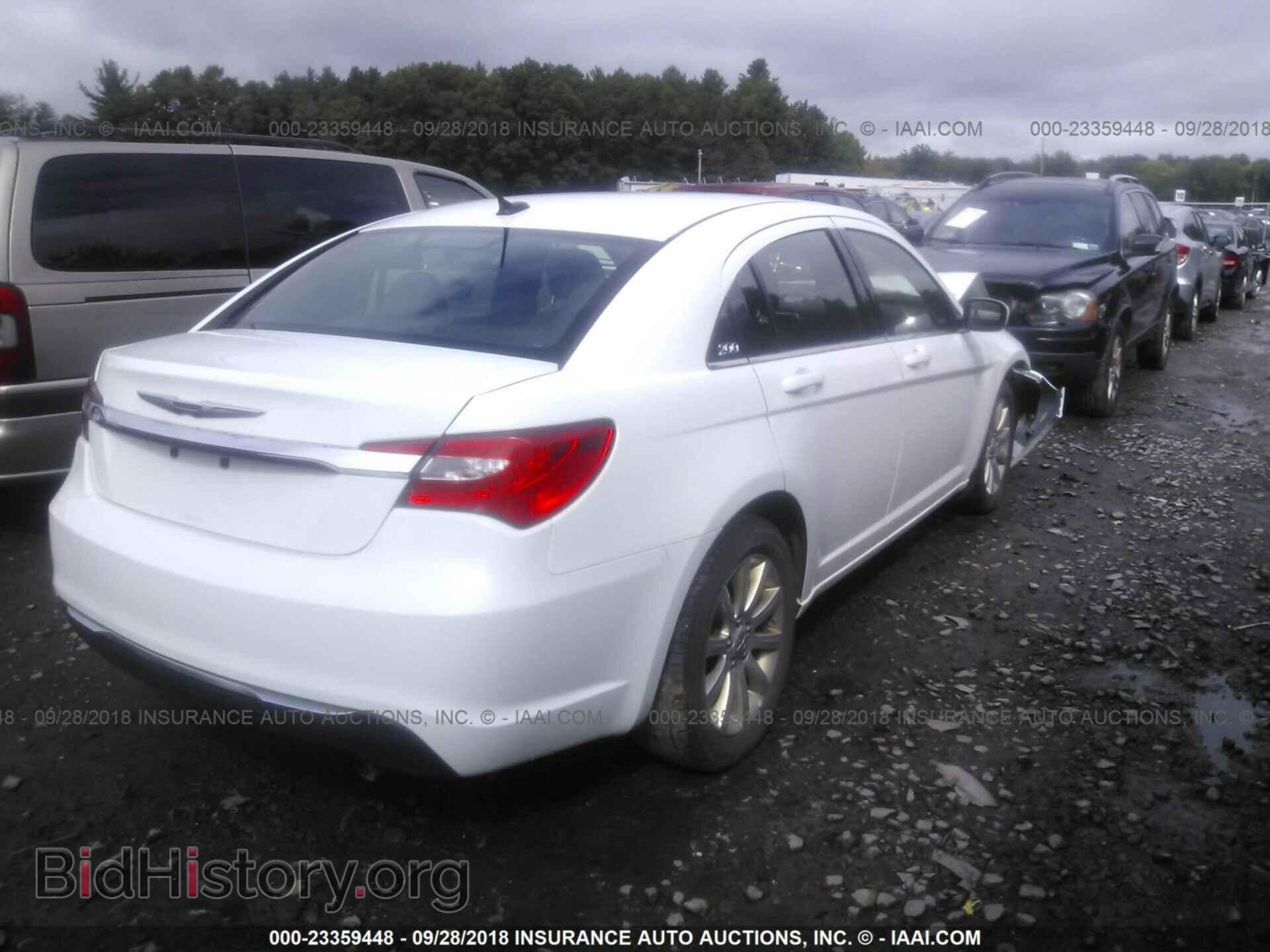 2011 Chrysler 200 - VIN: 1C3BC1FB2BN576164 - Photo 4
