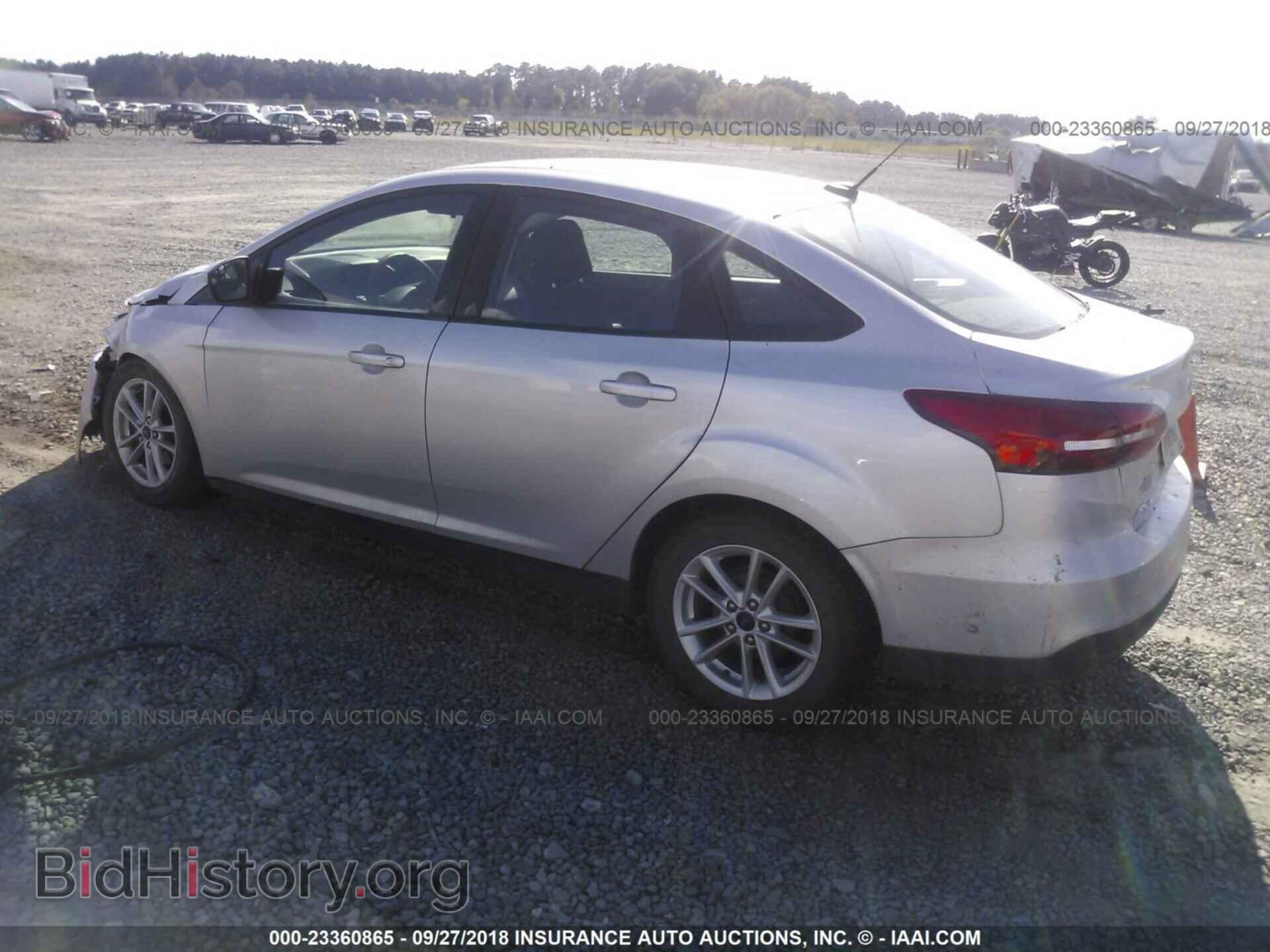 2016 Ford Focus - VIN: 1FADP3F20GL320148 - Photo 3