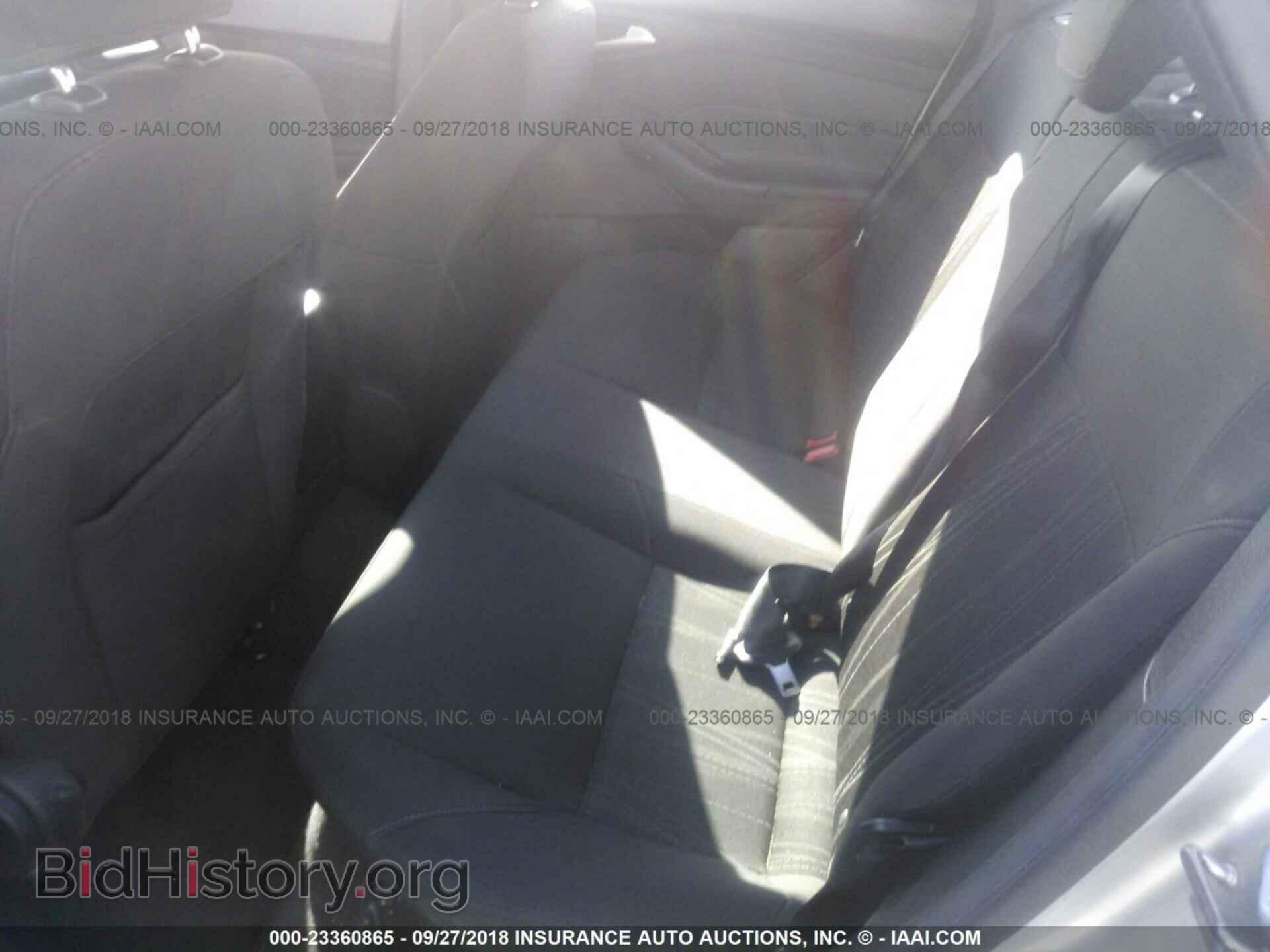 2016 Ford Focus - VIN: 1FADP3F20GL320148 - Photo 8
