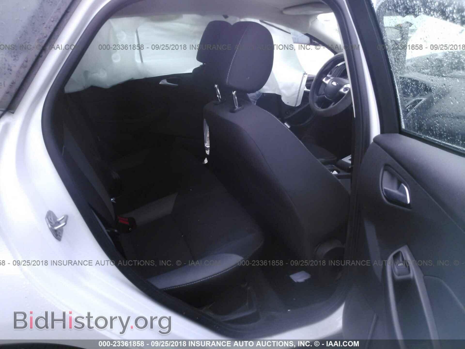 2014 Ford Focus - VIN: 1FADP3K21EL442990 - Photo 8