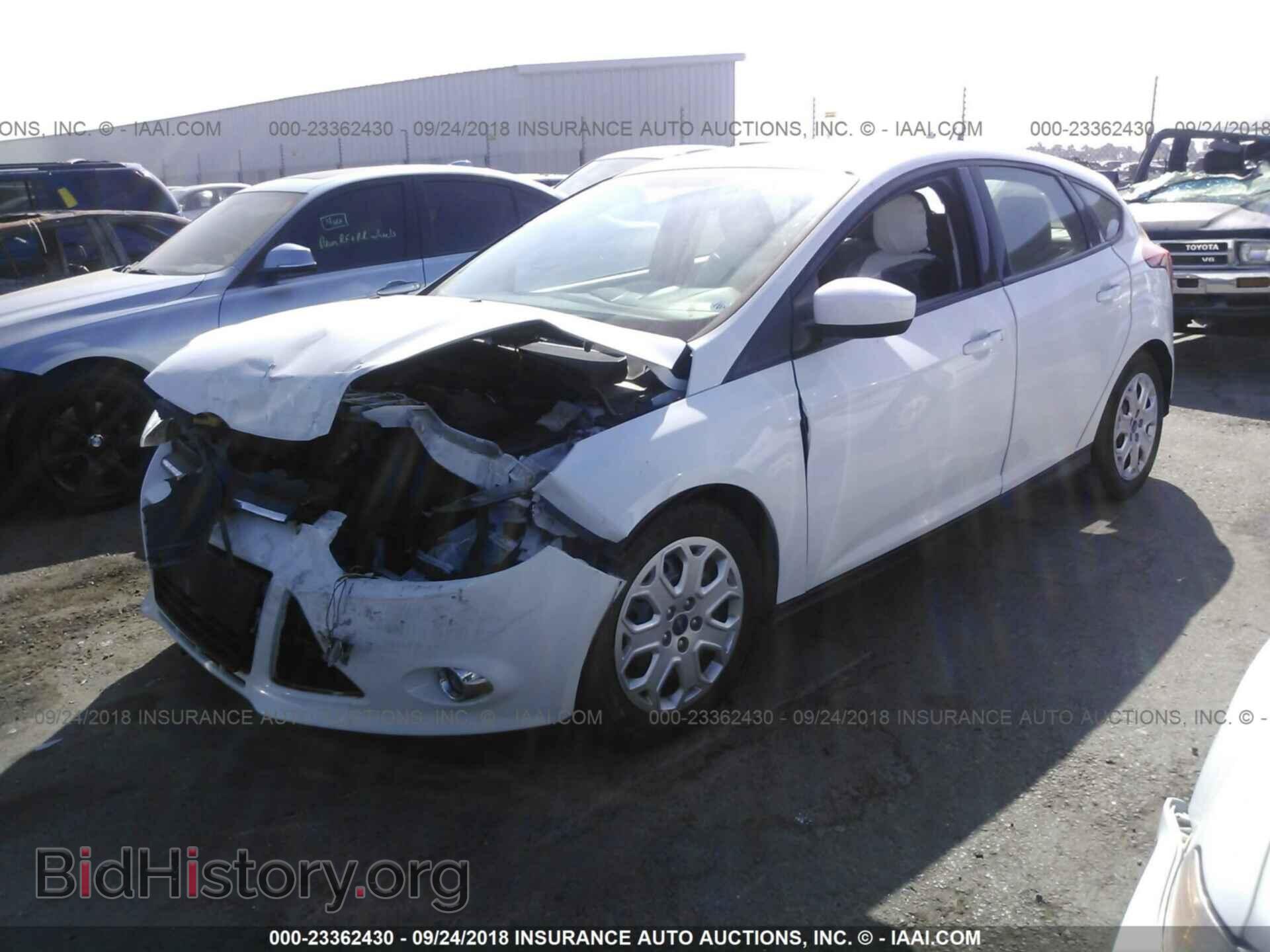 2012 Ford Focus - VIN: 1FAHP3K29CL120144 - Фото 2