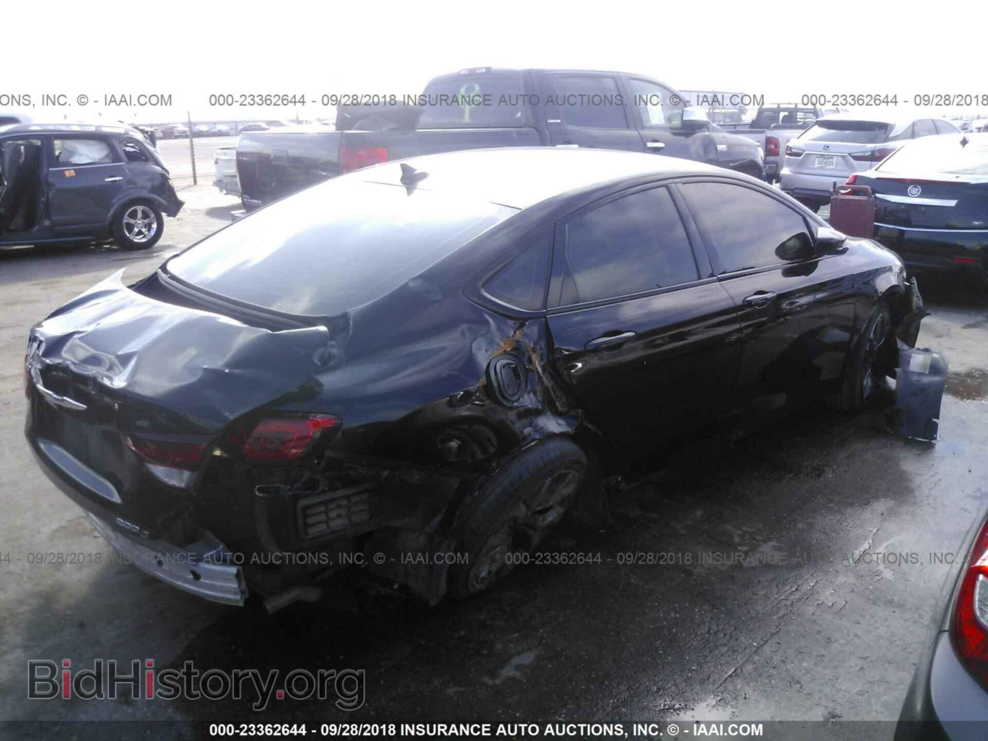 2015 Chrysler 200 - VIN: 1C3CCCBB8FN699947 - Photo 4