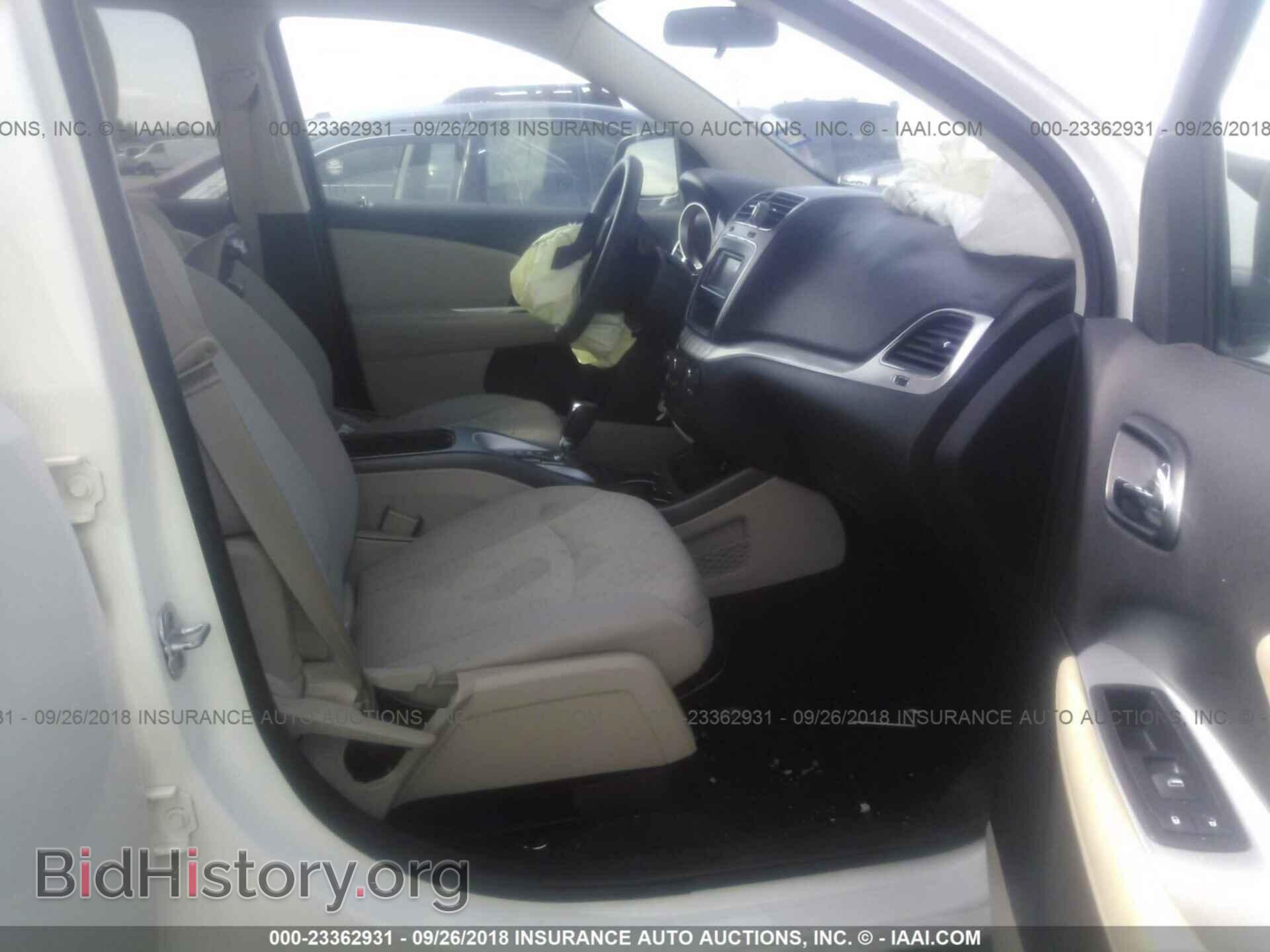 2014 Dodge Journey - VIN: 3C4PDCBG9ET142629 - Фото 5