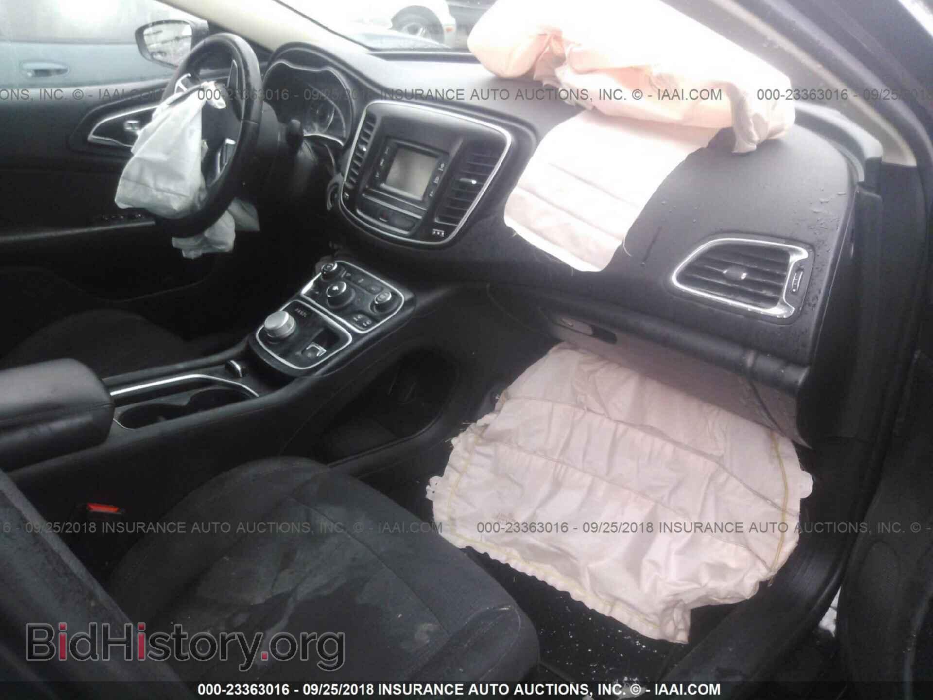 2016 Chrysler 200 - VIN: 1C3CCCAB9GN155203 - Photo 5