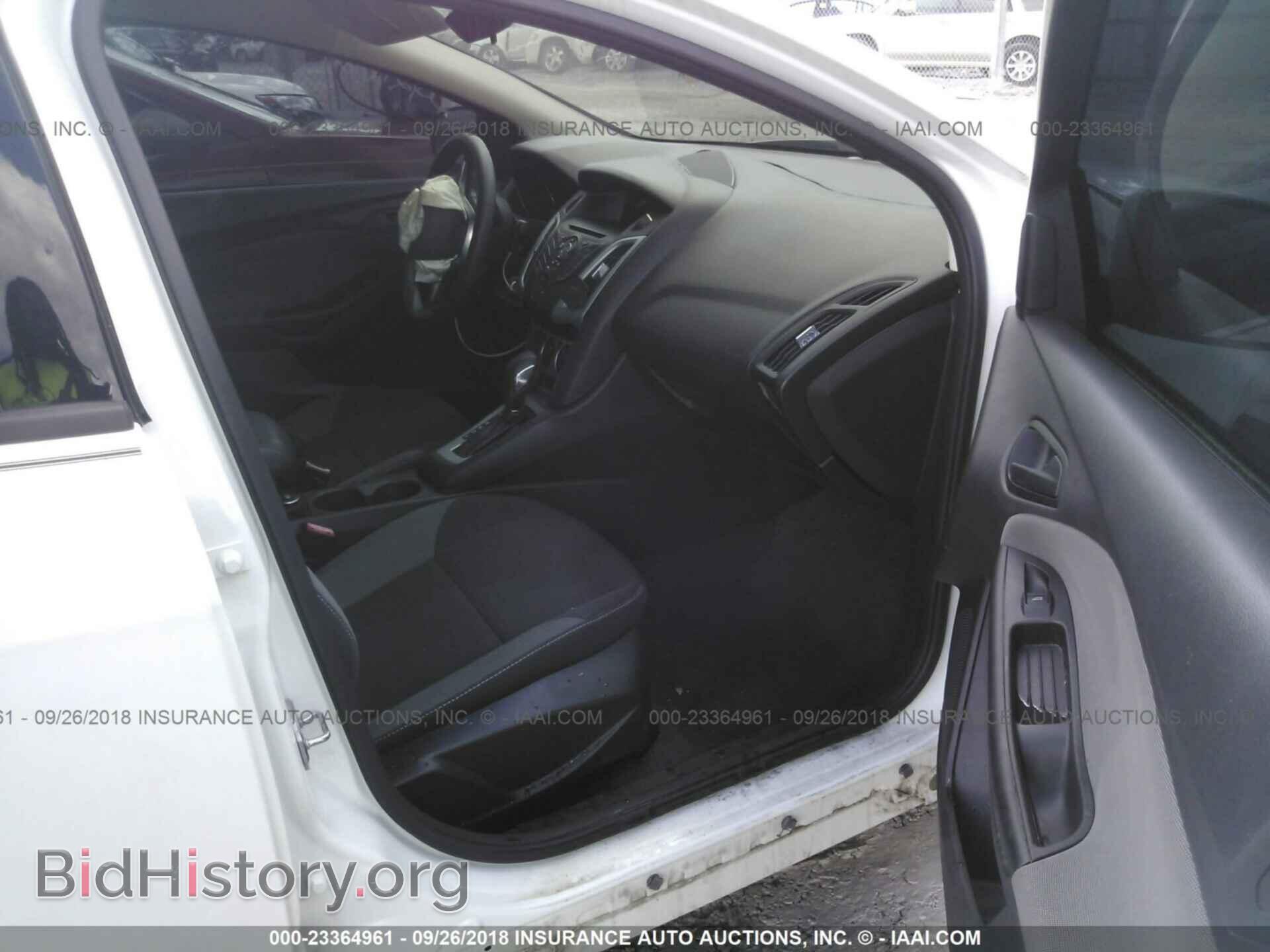 2012 Ford Focus - VIN: 1FAHP3F26CL169909 - Photo 5