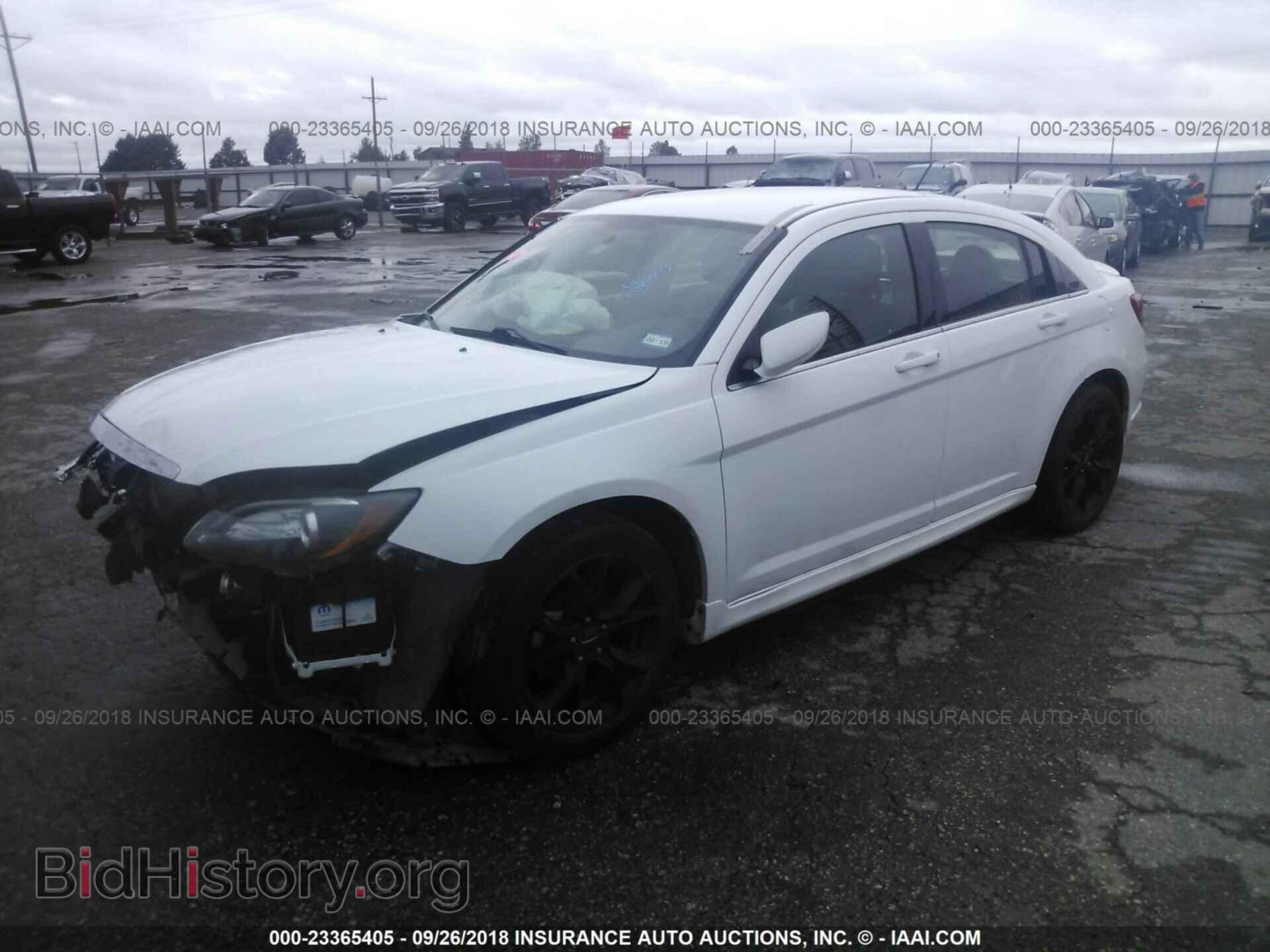 2013 Chrysler 200 - VIN: 1C3CCBCG8DN719292 - Photo 2