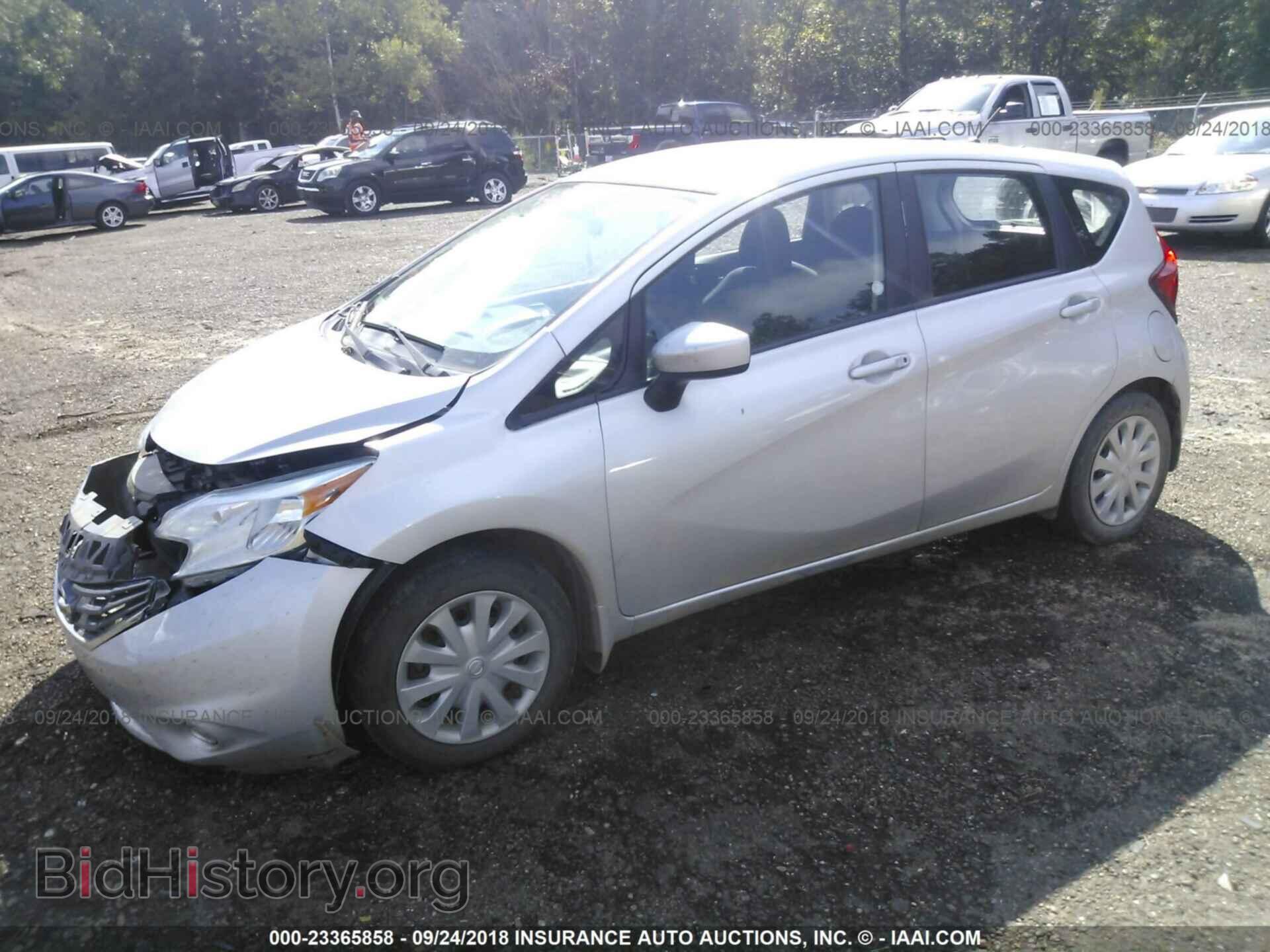2015 Nissan Versa note - VIN: 3N1CE2CP3FL411703 - Фото 2