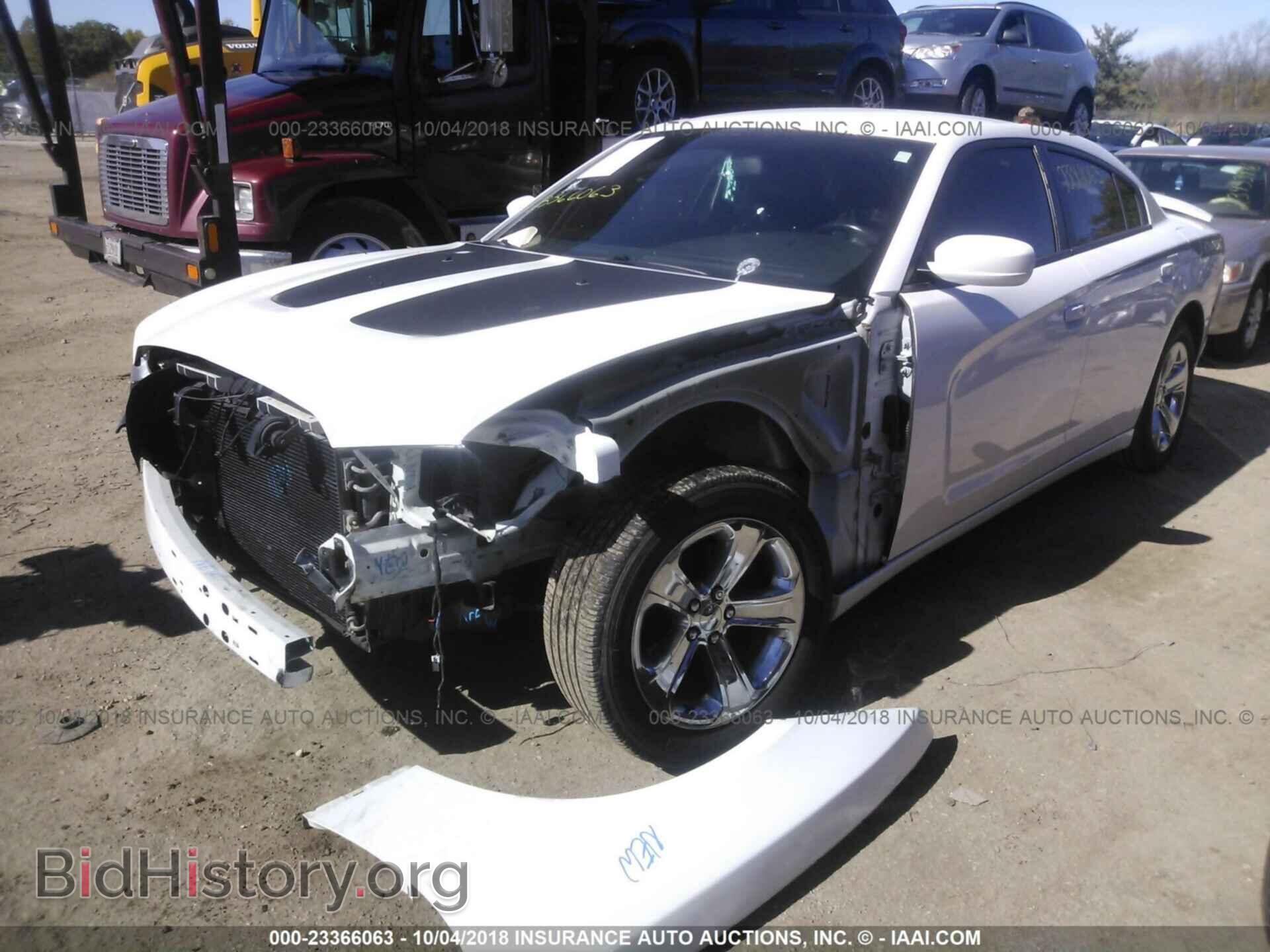 2011 Dodge Charger - VIN: 2B3CL3CGXBH506885 - Фото 2