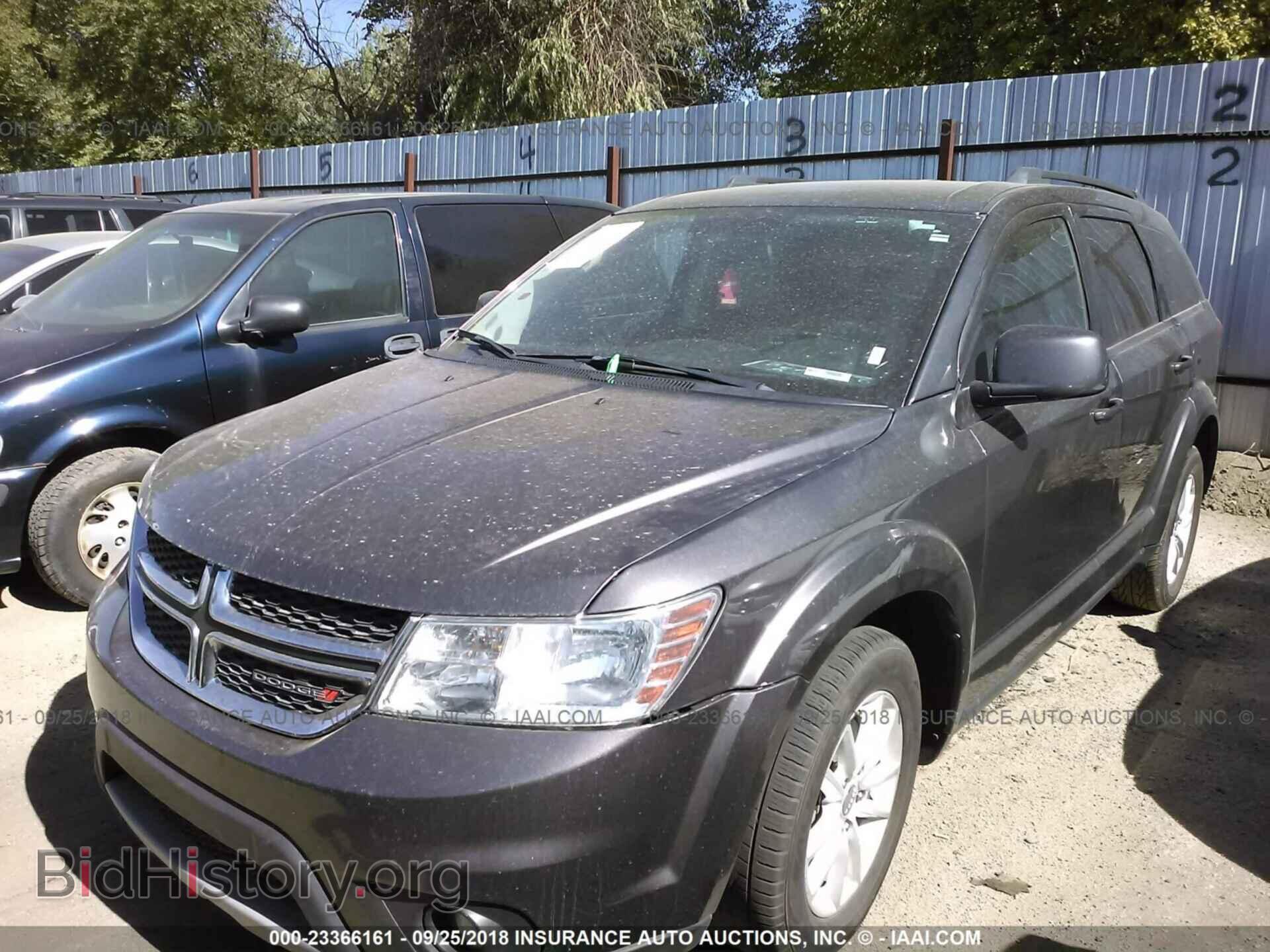 2016 Dodge Journey - VIN: 3C4PDCBG2GT100645 - Photo 2