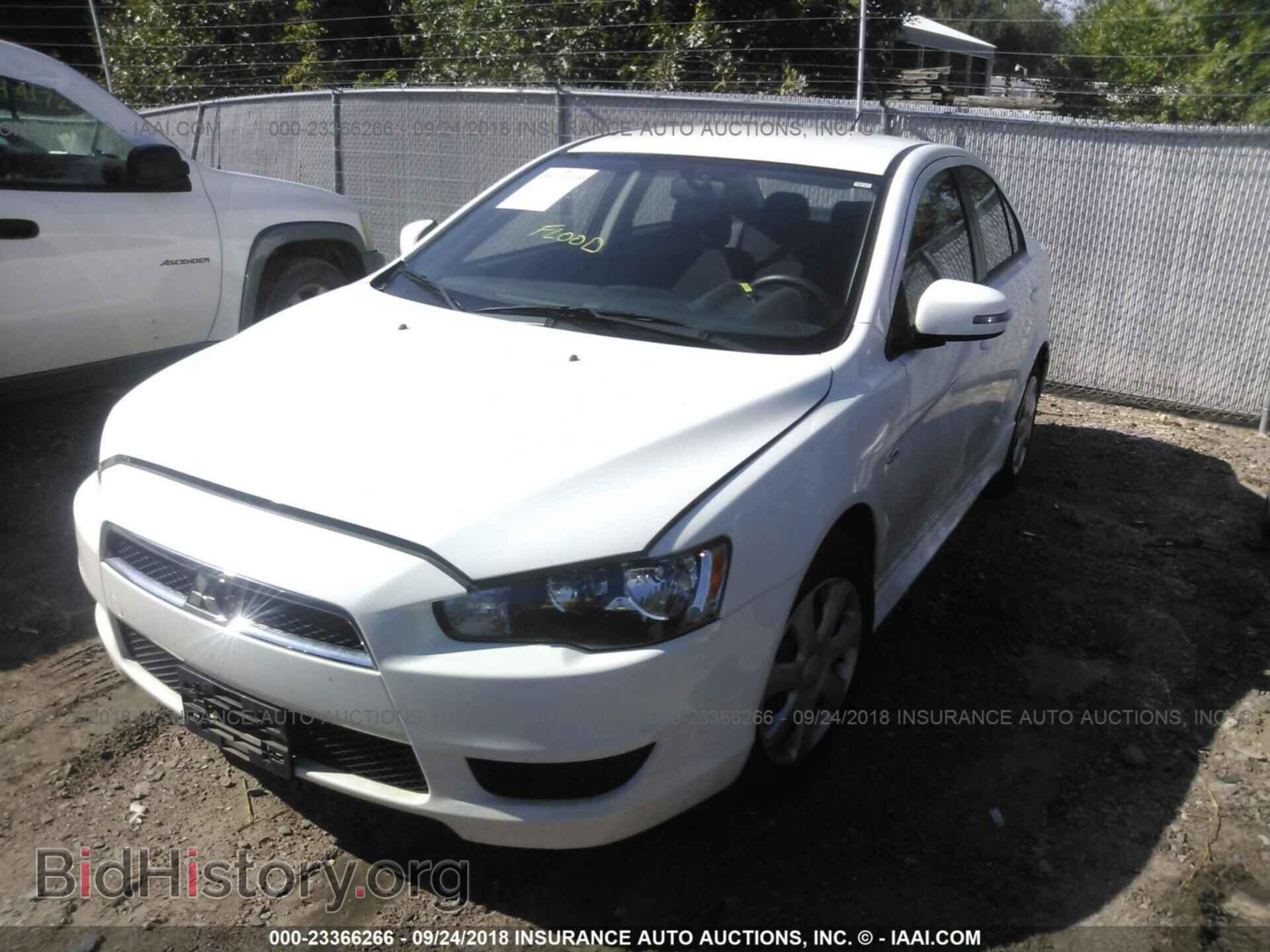 2015 Mitsubishi Lancer - VIN: JA32U2FU8FU000735 - Фото 2